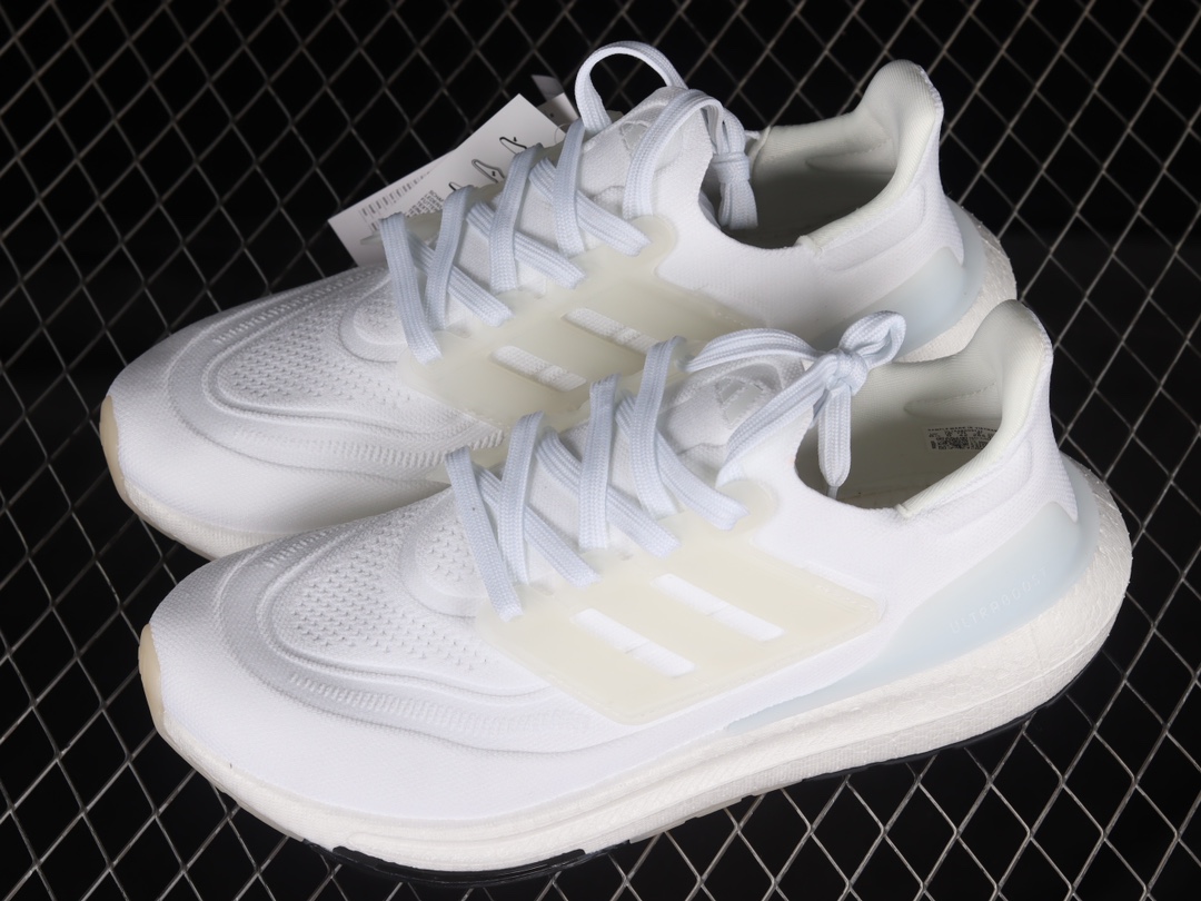Ad Ultra Boost Light 23 GY9352 XM542