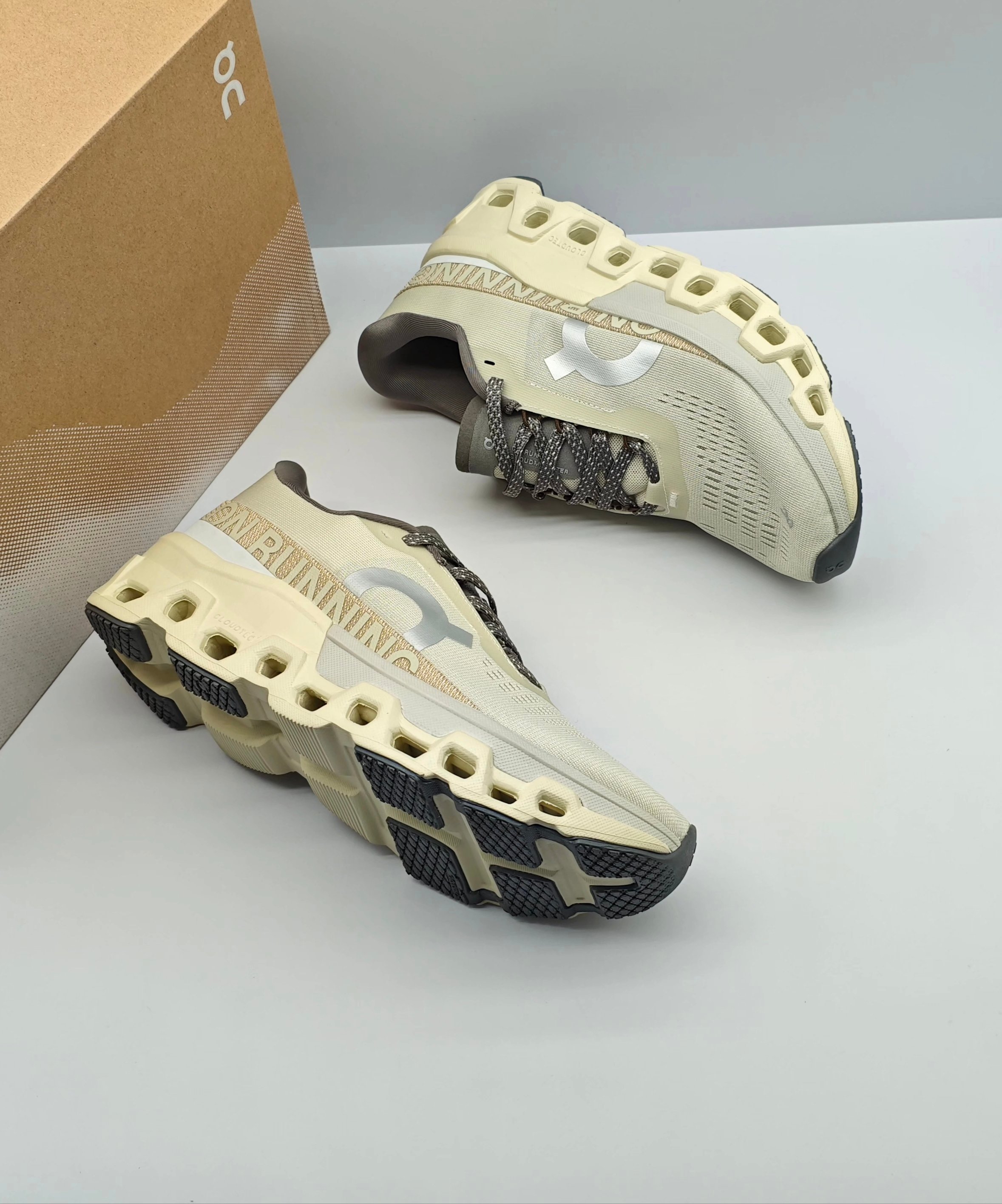 On Cloud Sneakers Sports shoes ON Cloudmonster 2