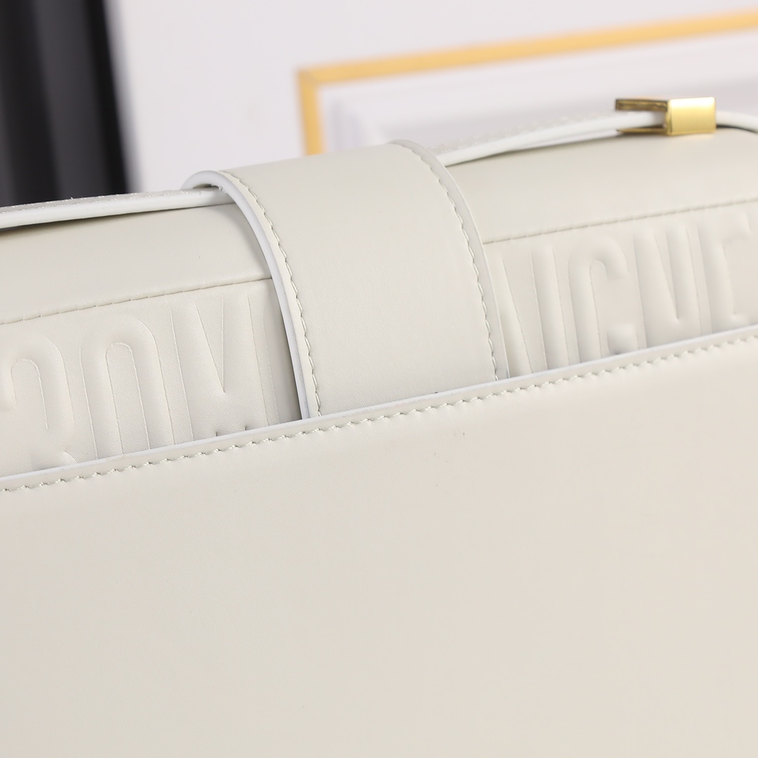 30 Montaigne Bag White CD-1001 XB081 24cm