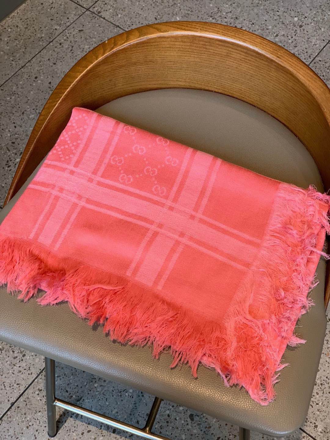Gucci Scarf Fringed Square Scarf 70% Cashmere And 30% Silk 140*140cm Accessories