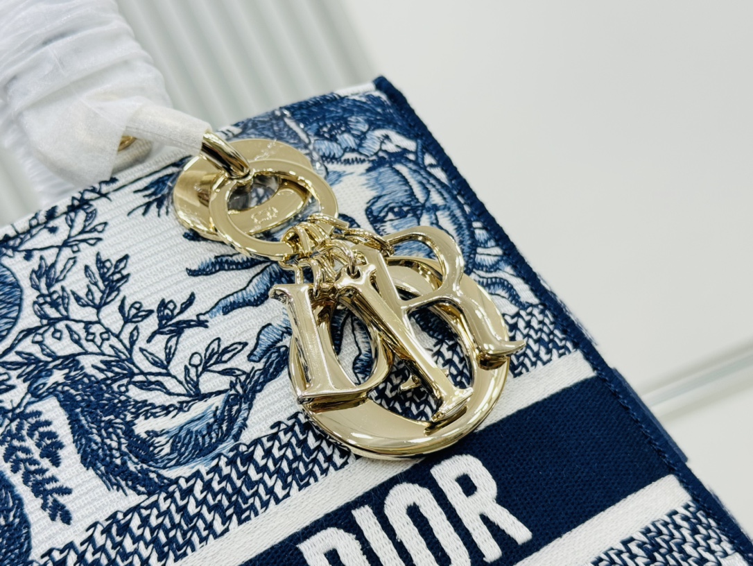 10A + top quality Dior Medium Lady D-Lite Bag 9920 LM003 24cm