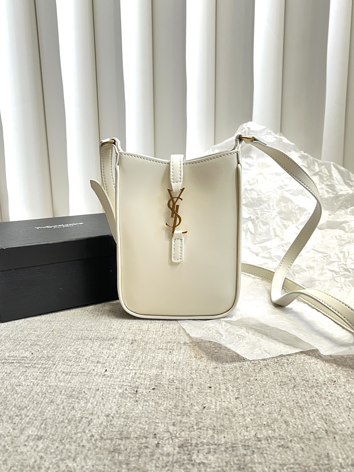 LE 5 À 7 Mini Hobo Bag White 735214 LM021 13cm