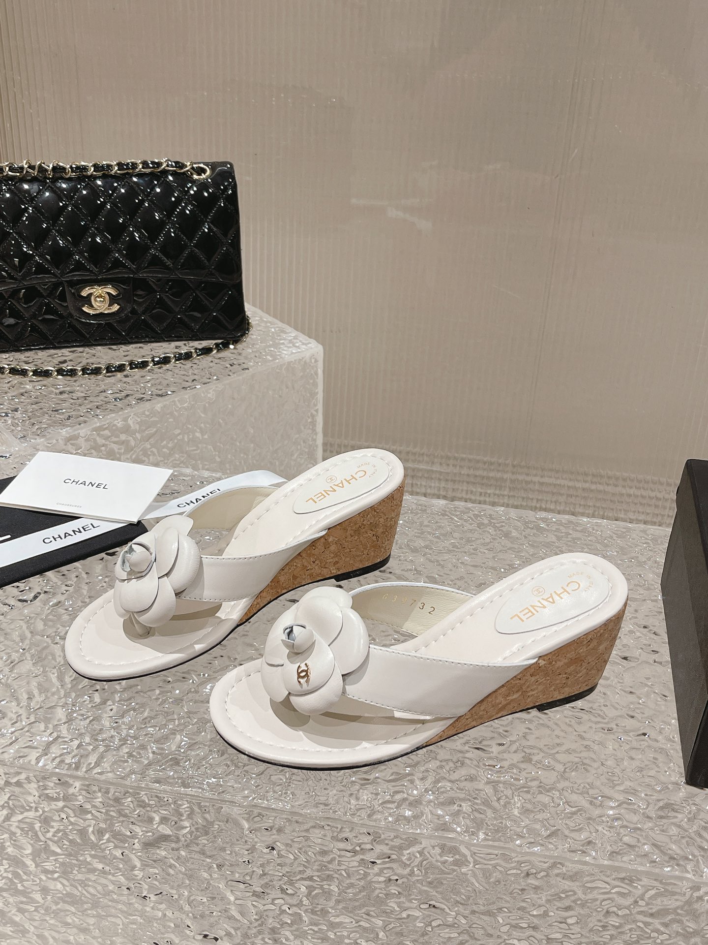 Chanel shoes 049 XM082