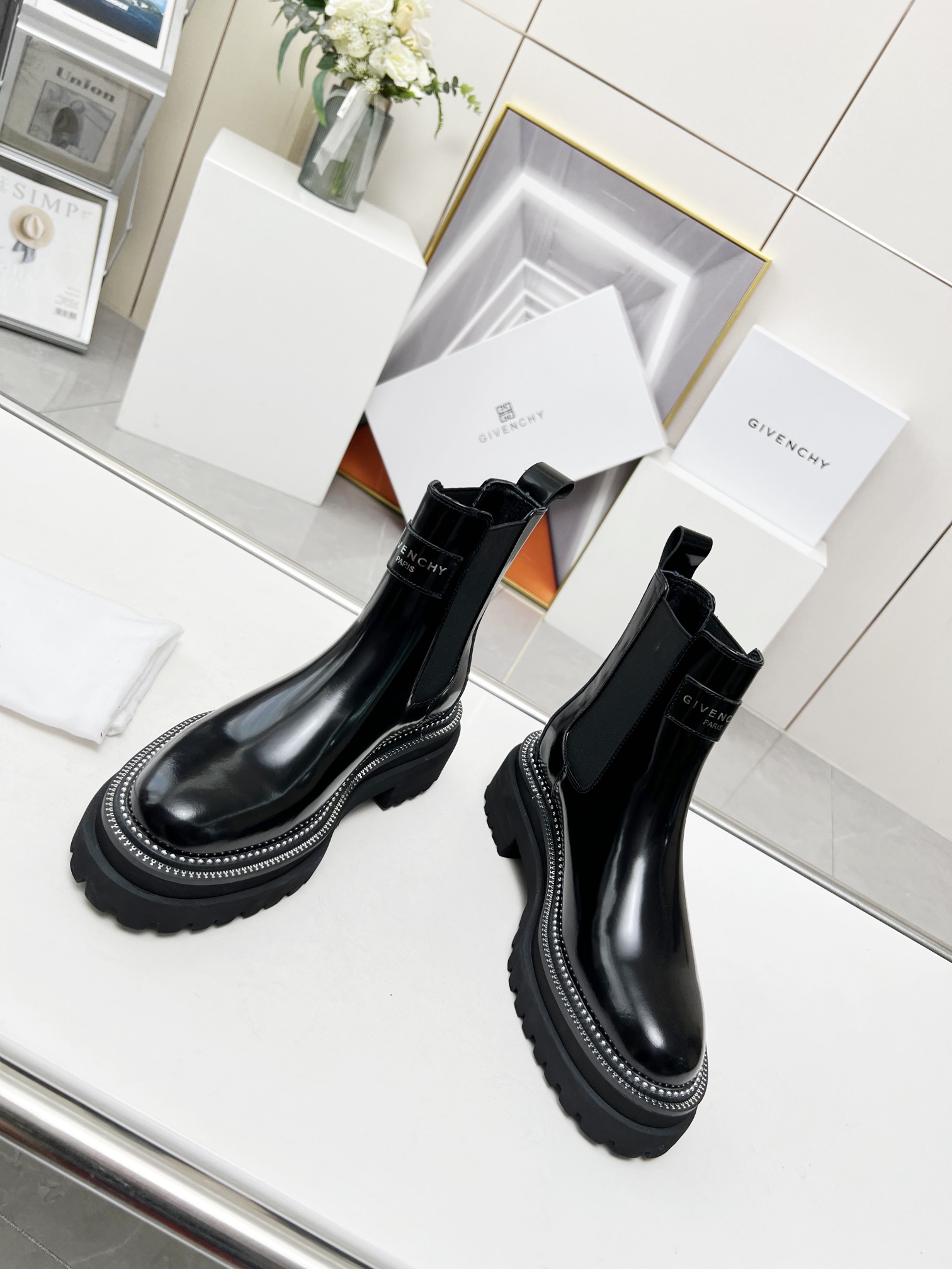 Givenchy 003 boots XM013004
