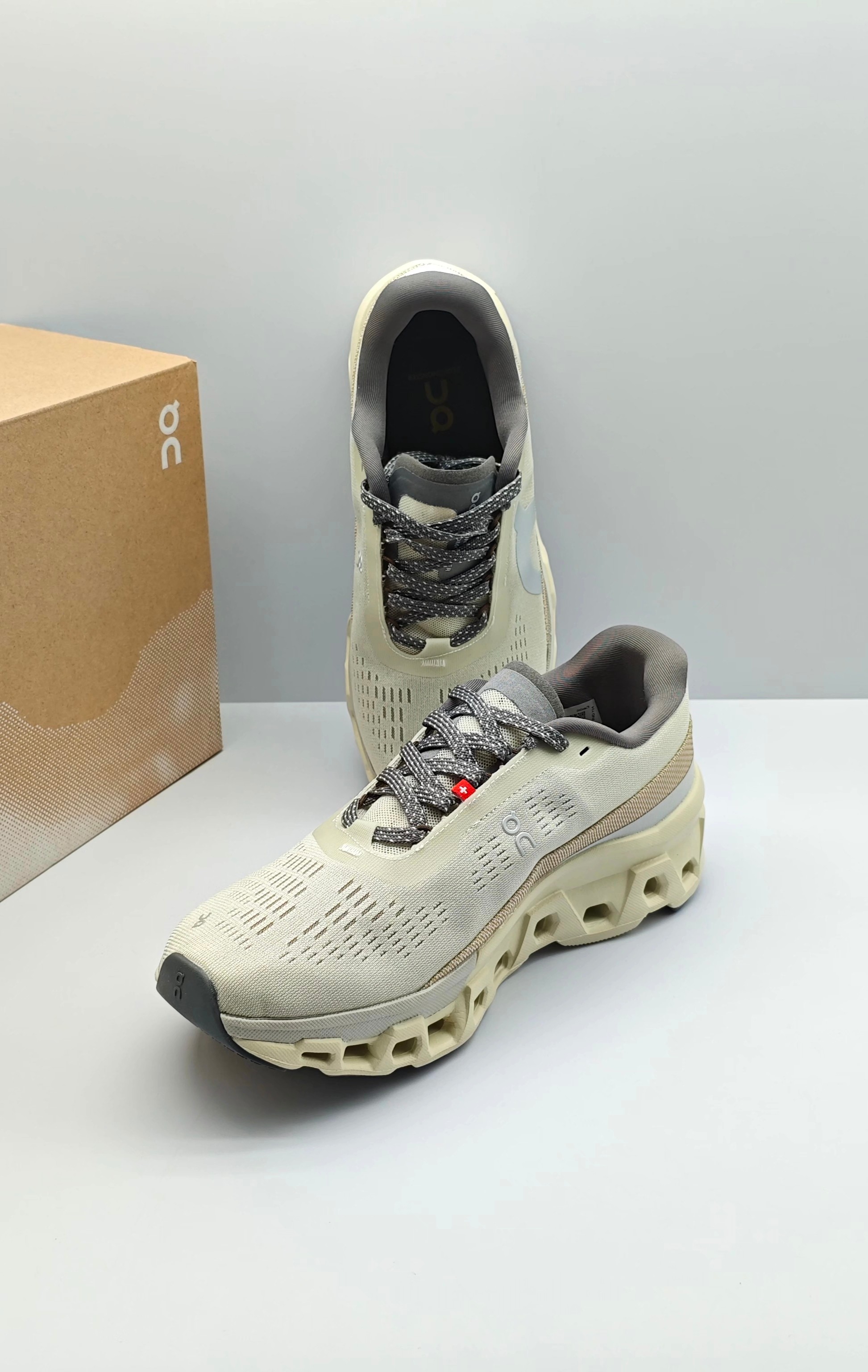 On Cloud Sneakers Sports shoes ON Cloudmonster 2