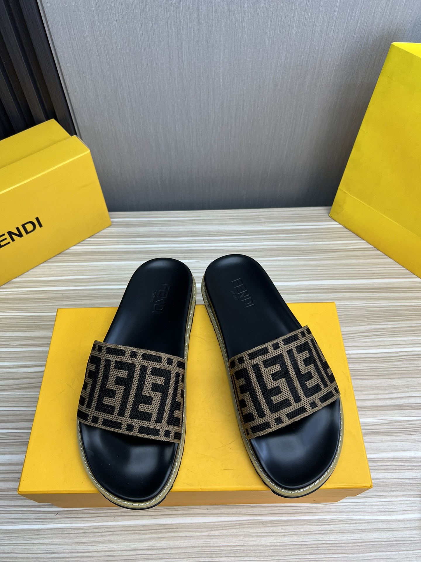 Fendi Shoes Slippers