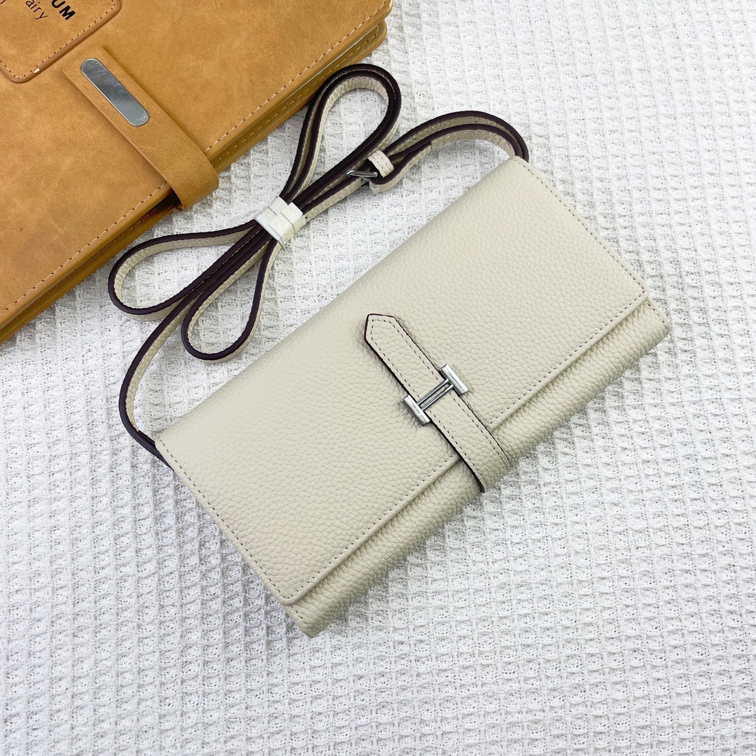 Hermès Chain Shoulder Bag