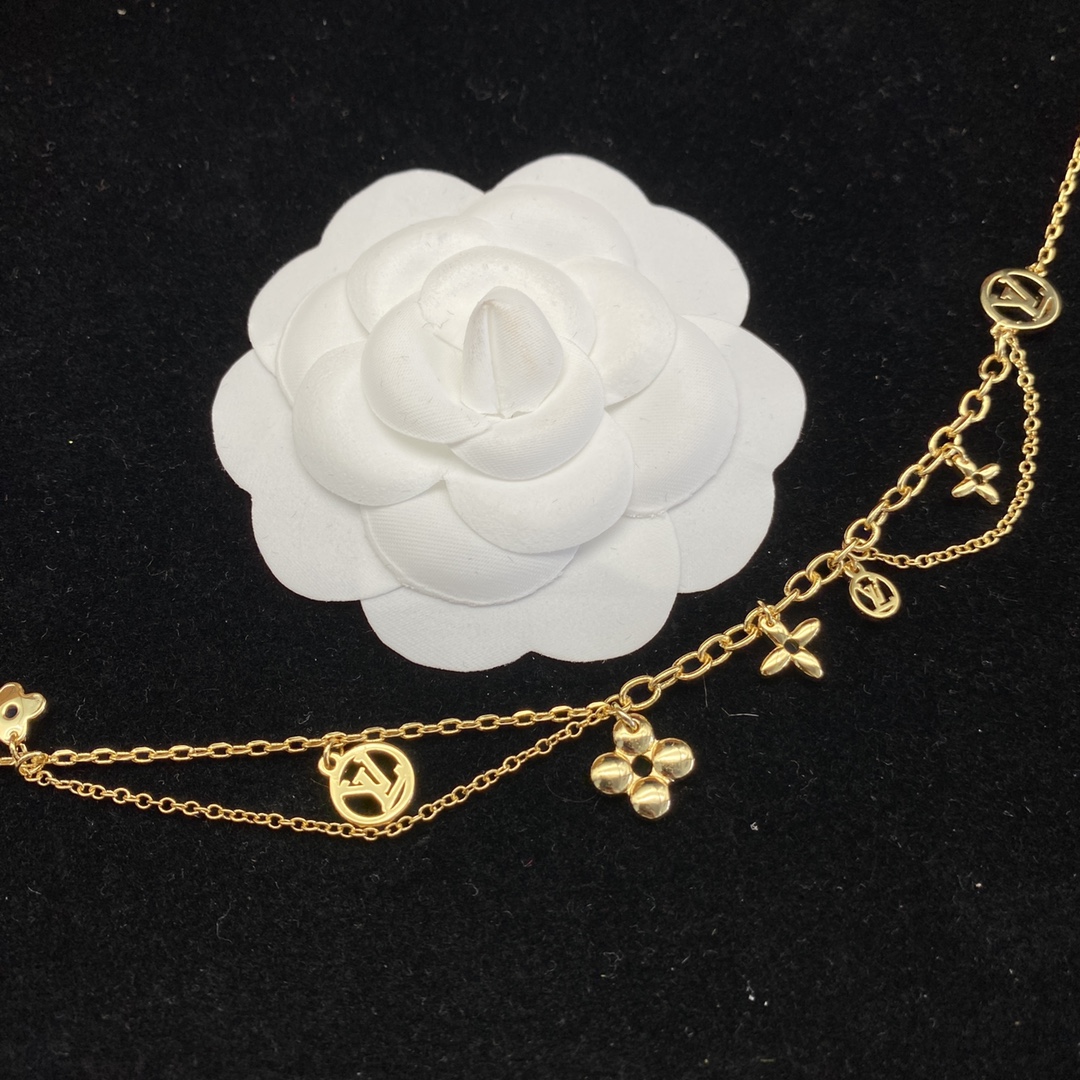 Louis Vuitton Jewelry Bracelets  Flower Pendant
