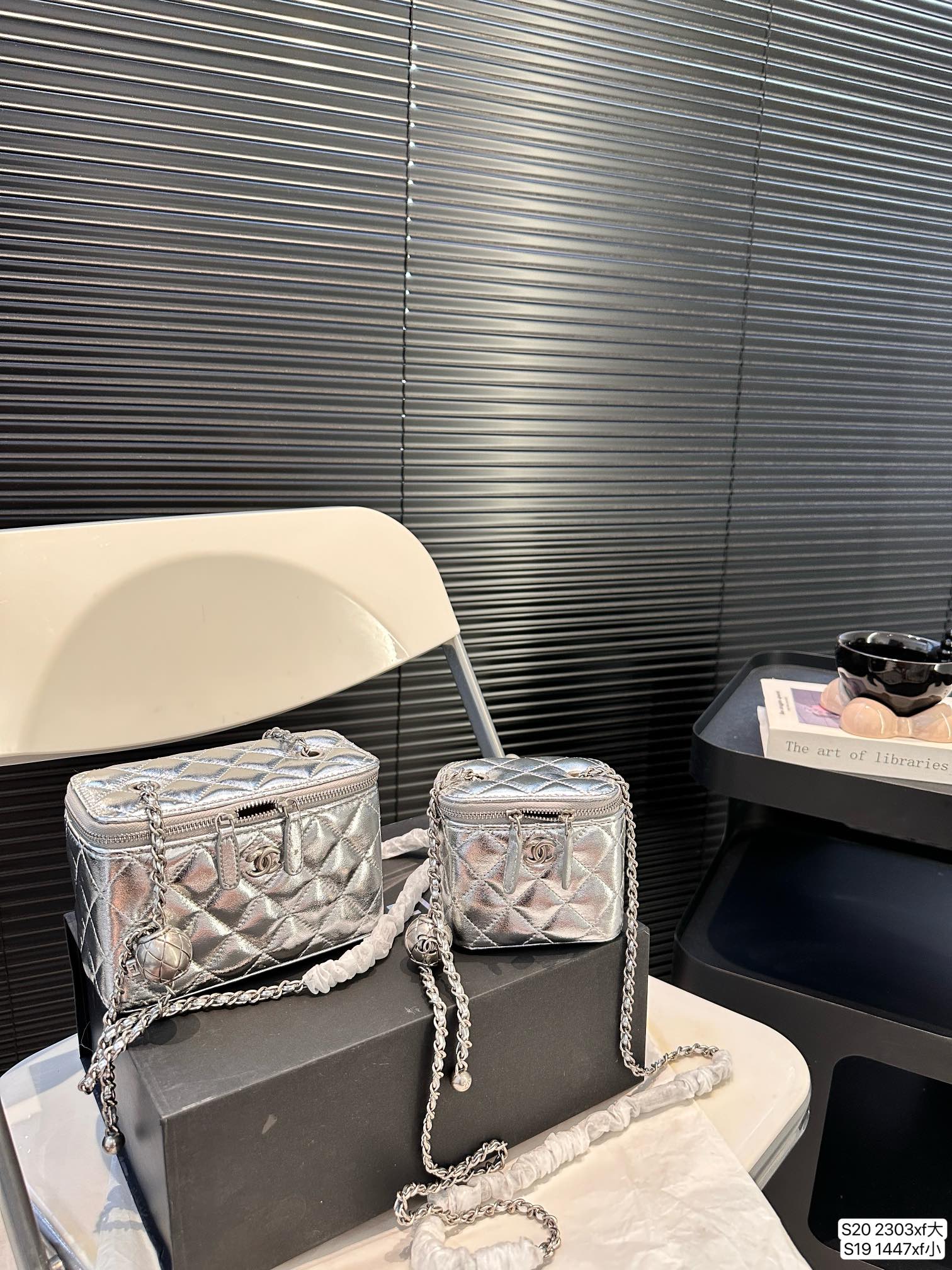 Chanel Handbag 2303 LLS061 10.5-16cm