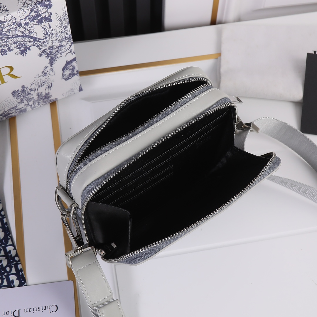 Pouch With Strap Gray CD-1111 XB081 17cm