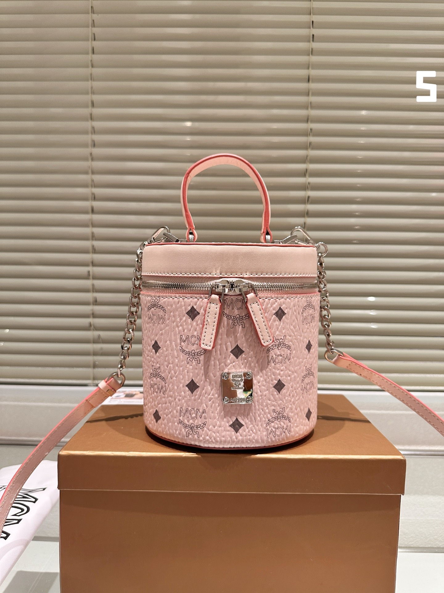 MCM Shoulder Bag 037 LLS051 16cm