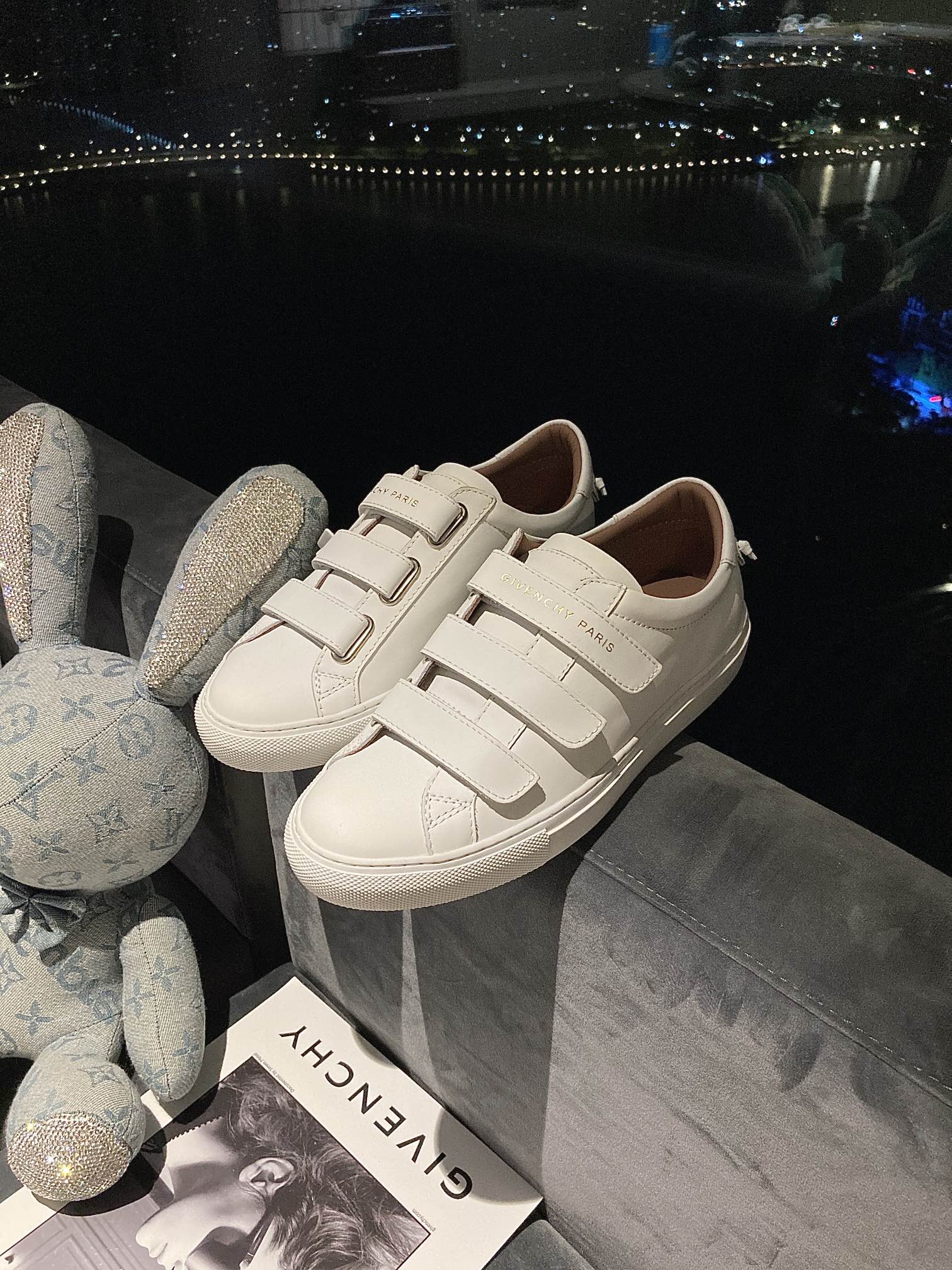 GIVENCHY 011 Casual shoes XM 013