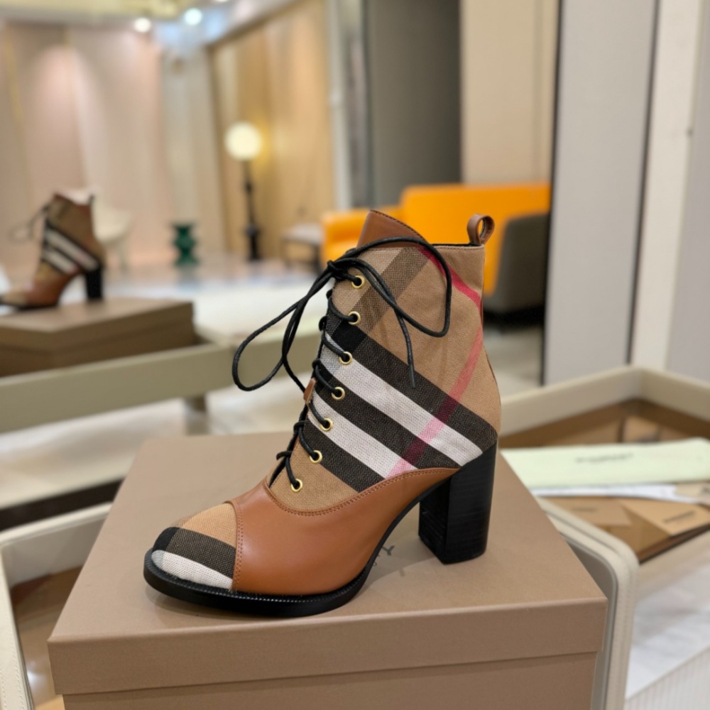 Burberry Shoes Boots Canvas 9.5 CM