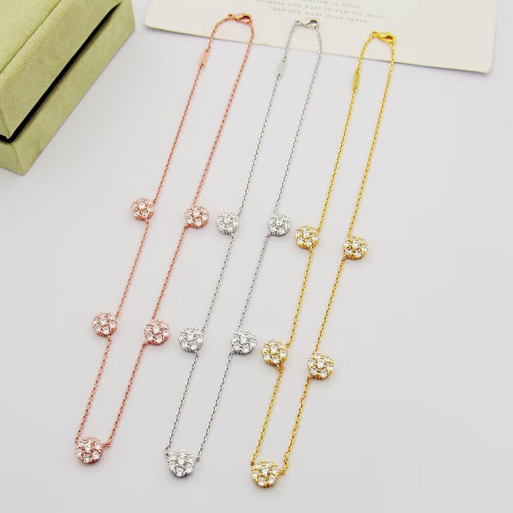 Van Cleef & Arpels Jewelry Necklace Flower necklace