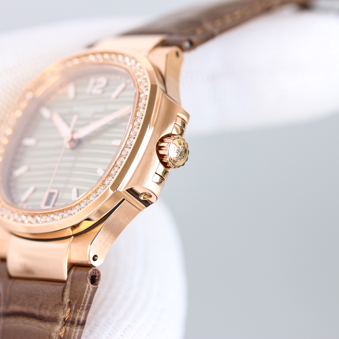 PATEK PHILIPPE NAUTILUS 7118 35.2mm