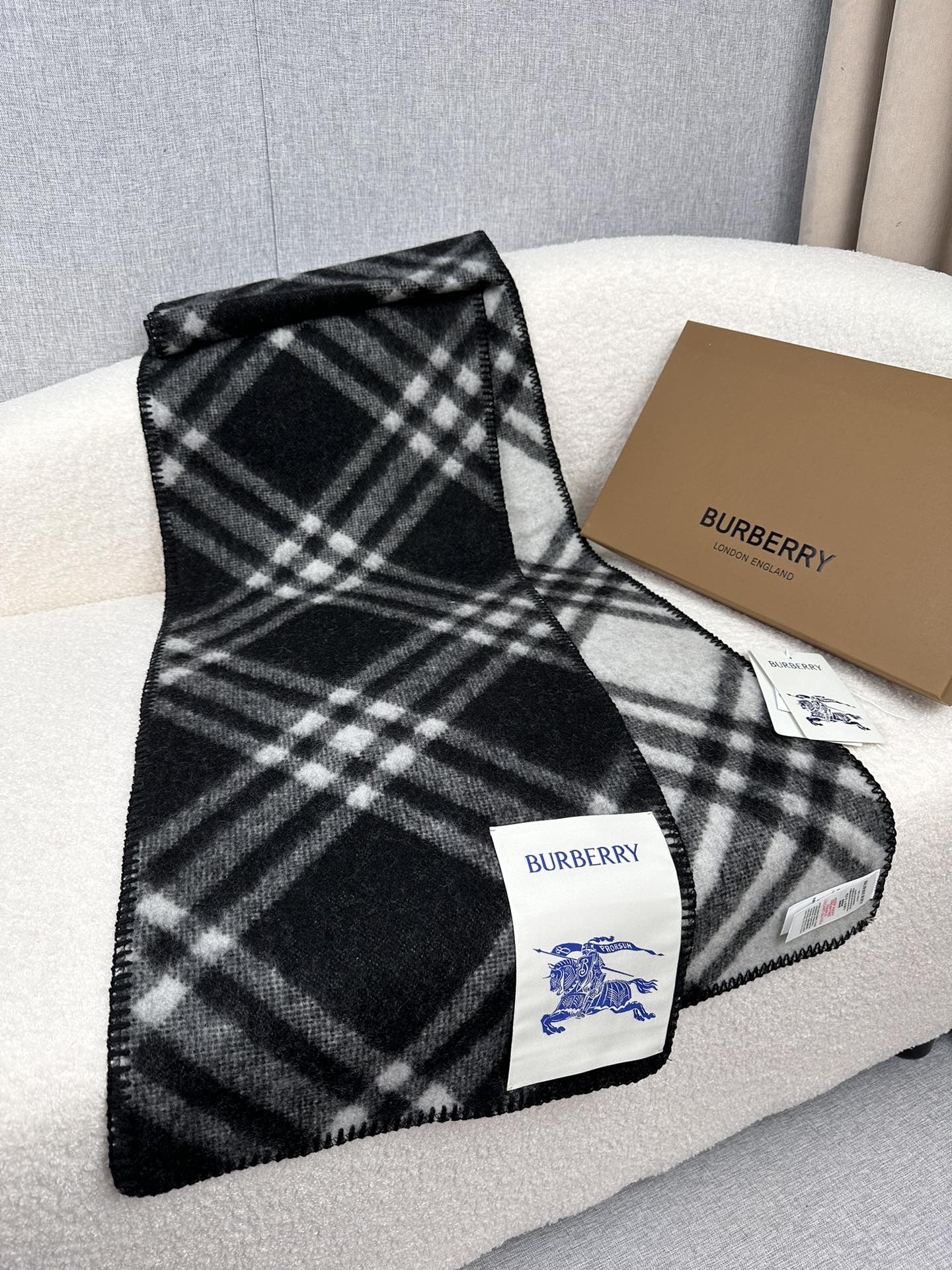 Burberry Cable Woven Plaid Scarf Cashmere And Wool Blend 30*180cm Accessories