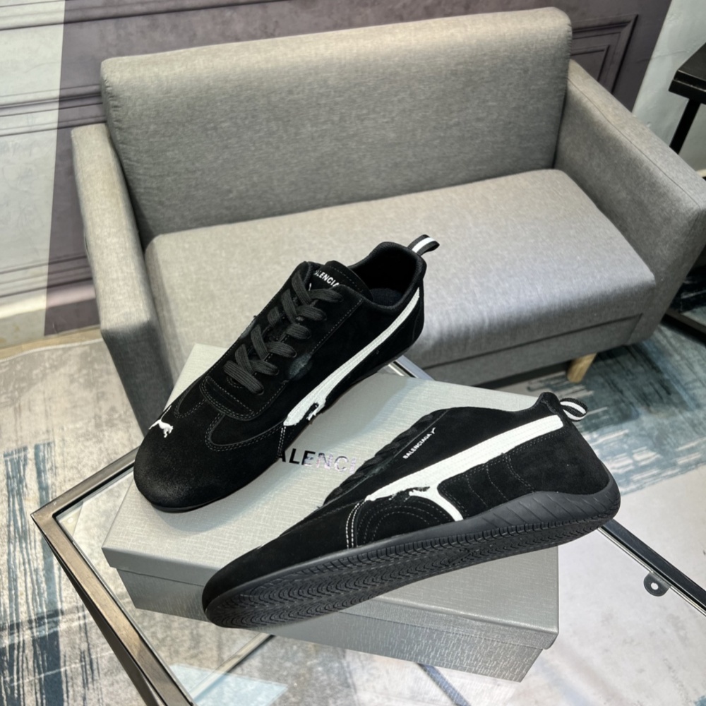 Puma Sneakers Sports shoes 𝐏𝐮𝐦𝐚 𝐱 𝐁𝐚𝐥𝐞𝐧𝐜𝐢𝐚𝐠𝐚