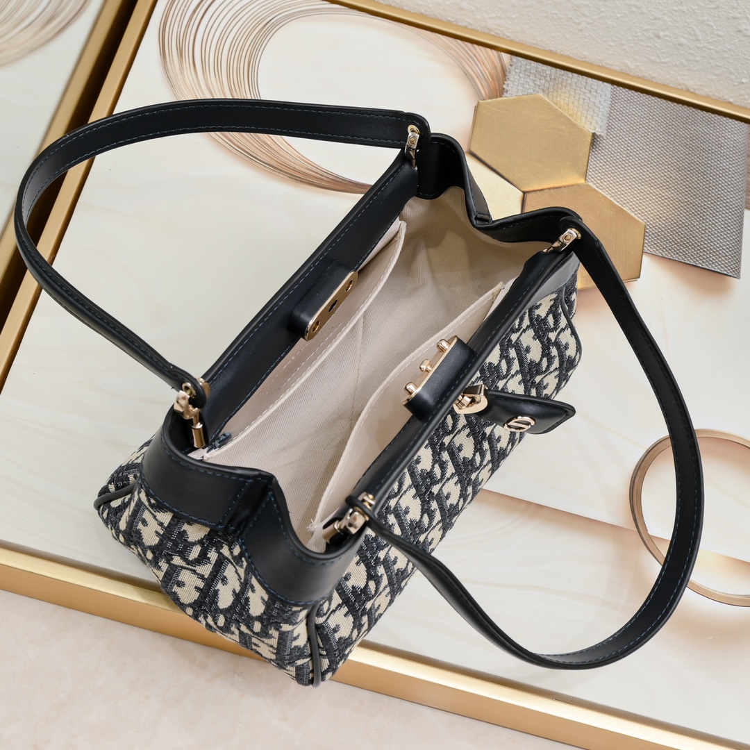 Small Dior Key Bag 7722 XB081 22cm