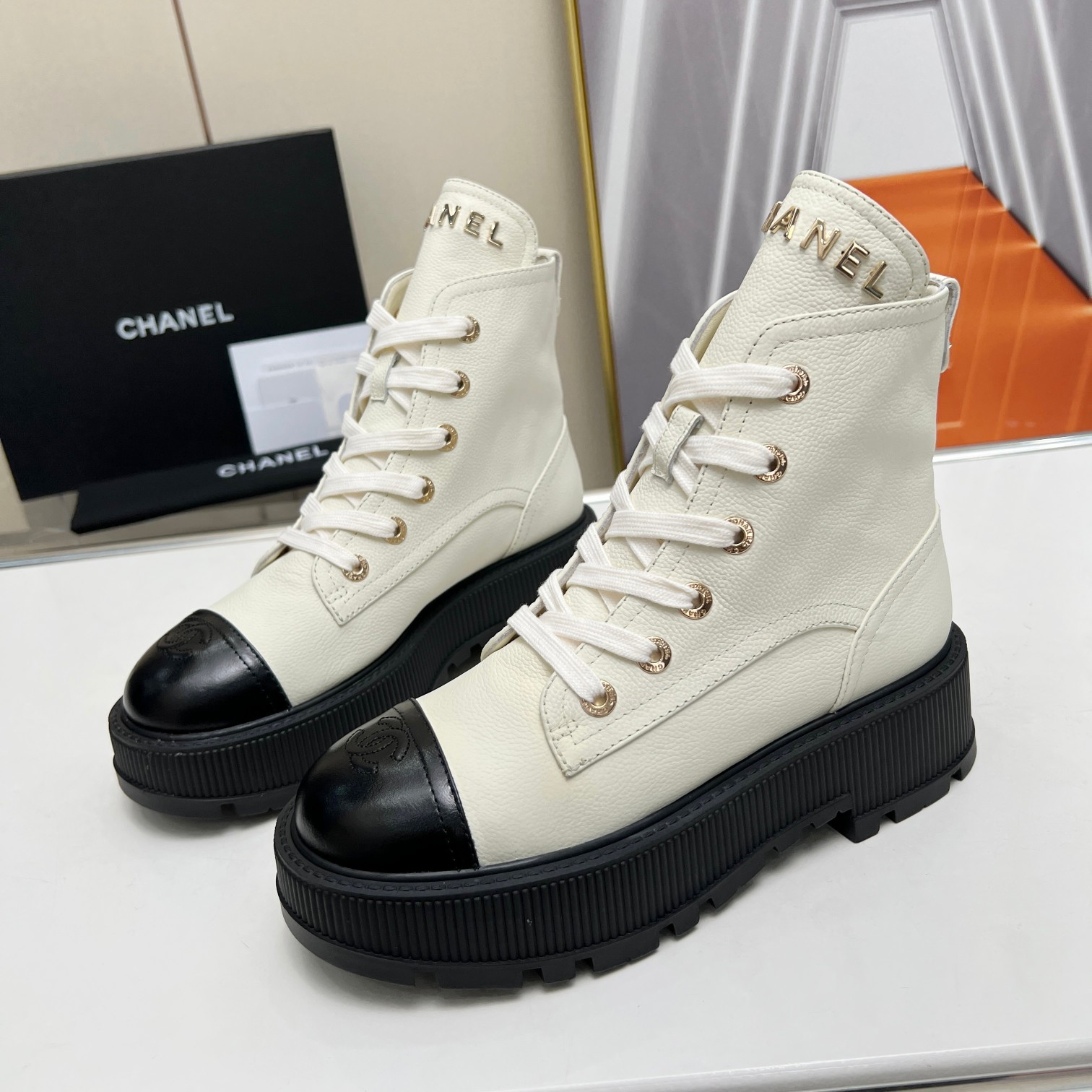 Chanel 001 boots XM053