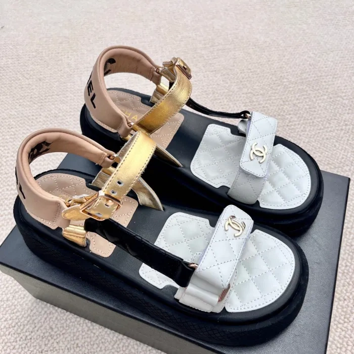 Chanel 糖果色凉鞋052