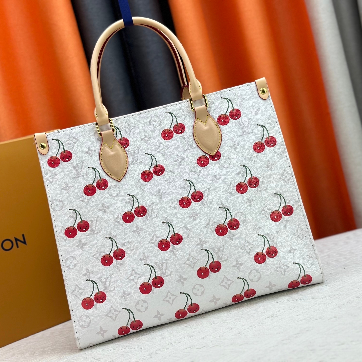 Louis Vuitton Onthego  Medium Handbag M45039