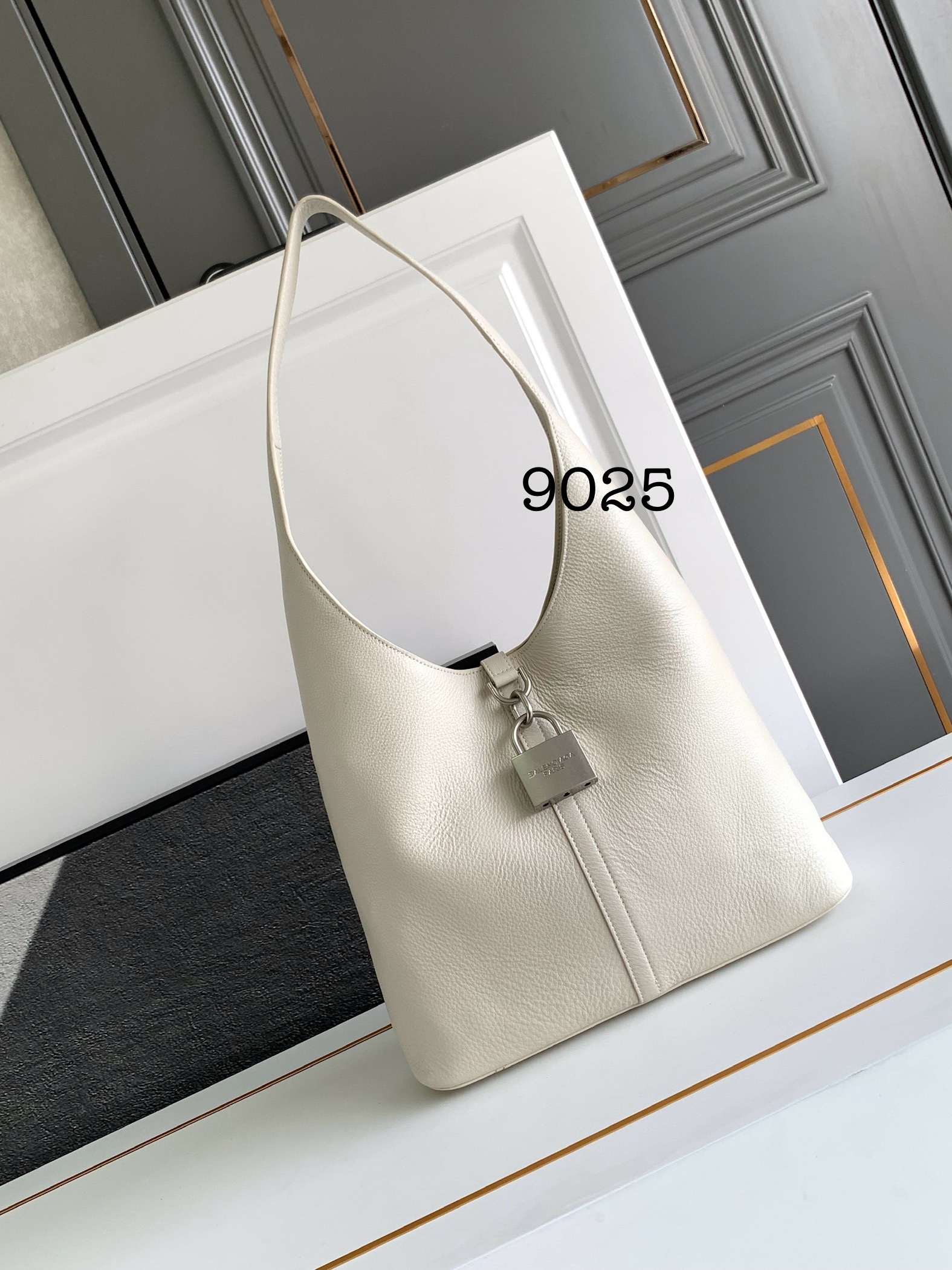 Balenciaga Locker Tote 9025 LM042 35cm