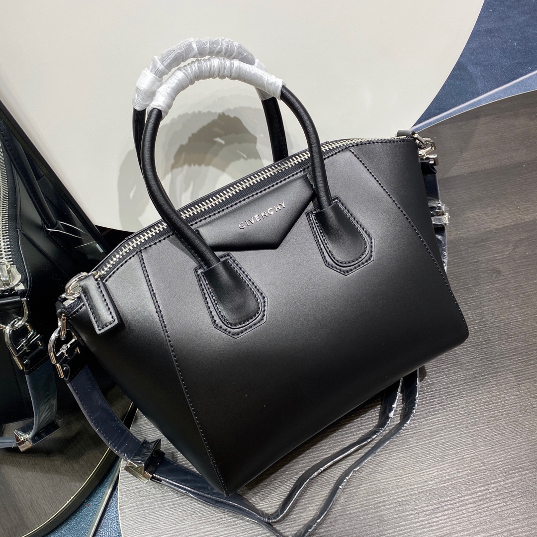 GIVENCHY Antigona Bag Black LM022032042 20-32cm