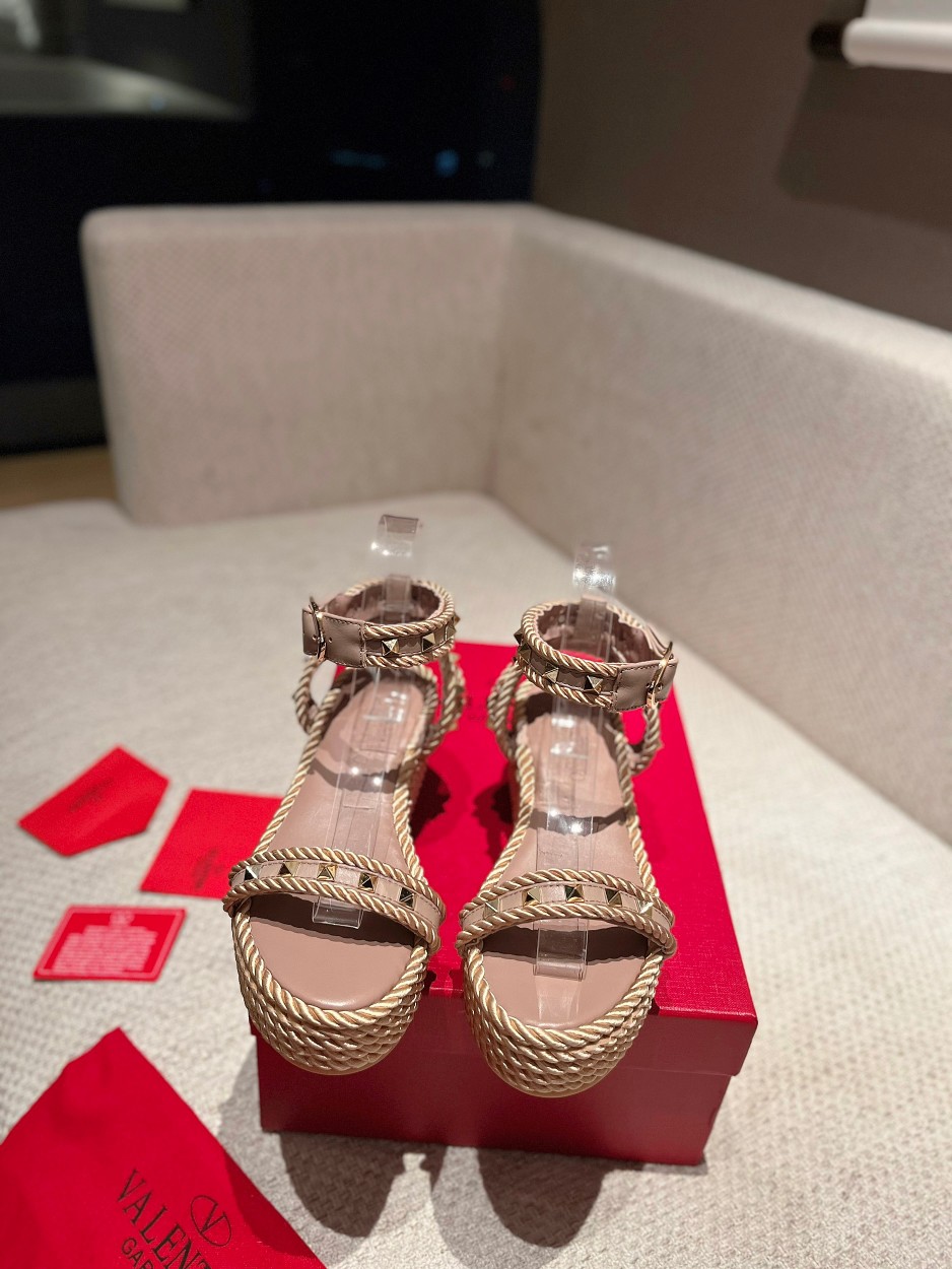 Valentino shoes 014 XM 092