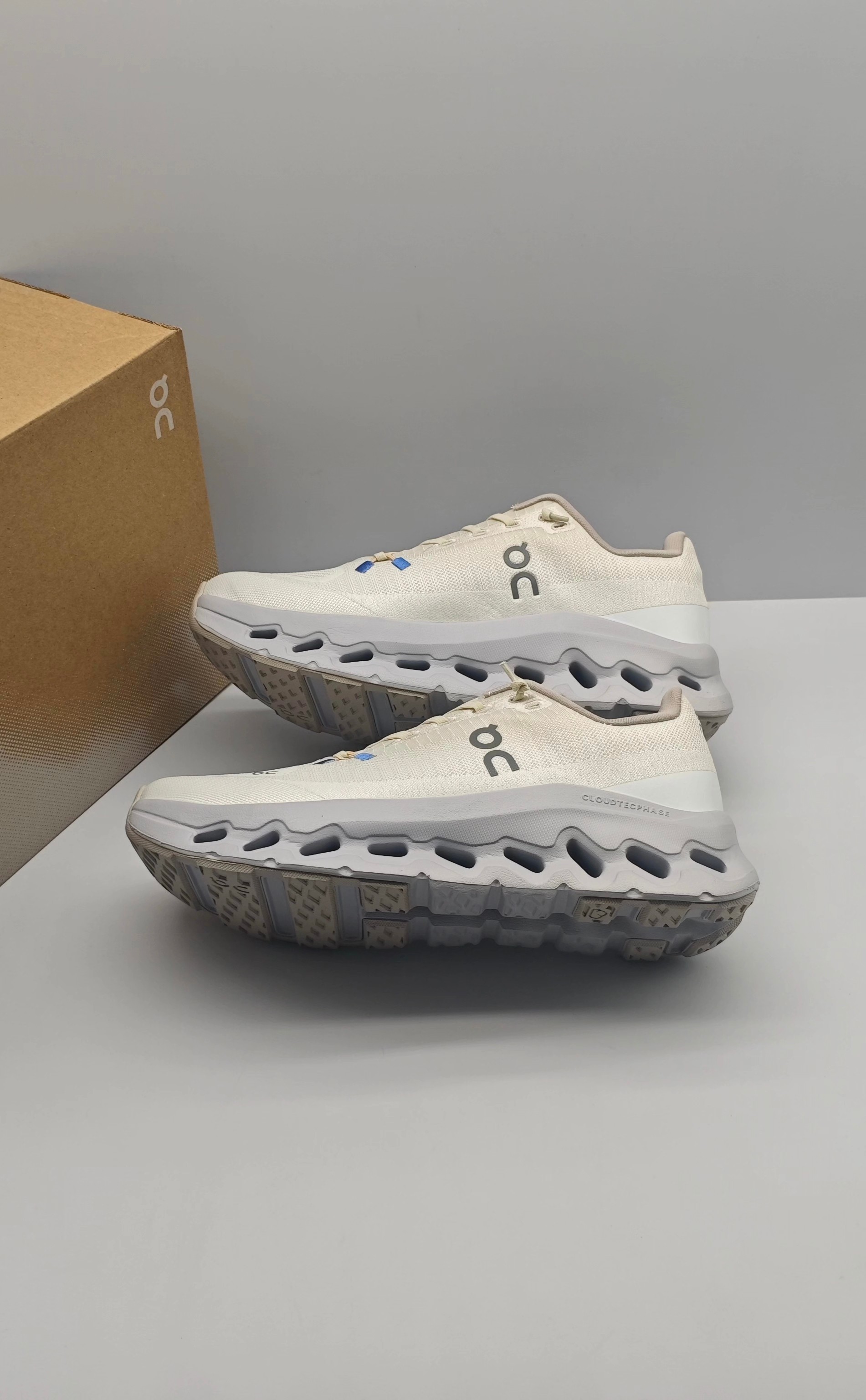 On Cloud Sneakers Sports shoes ON Cloudtilt