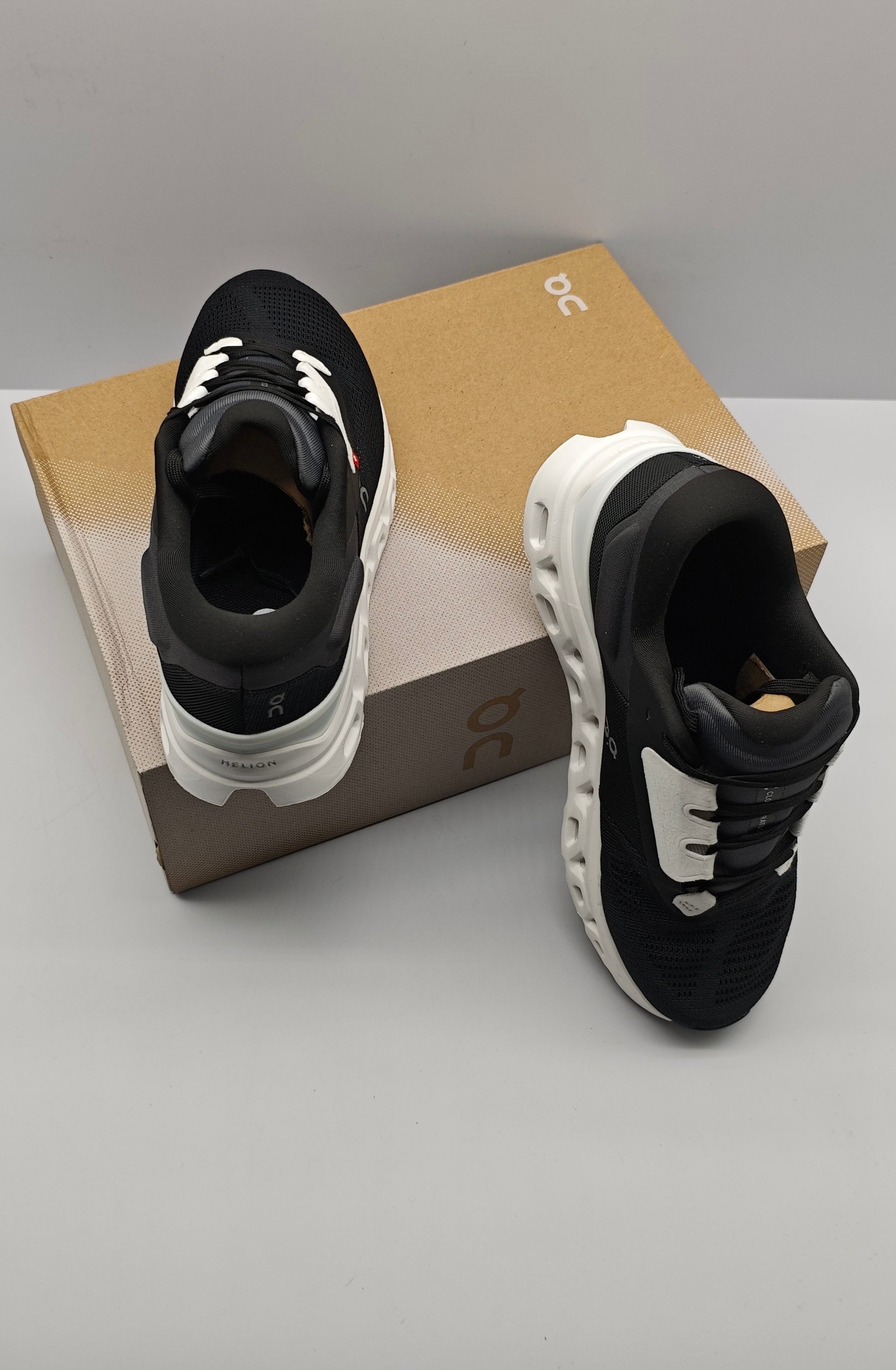 On Cloud Sneakers Sports shoes ON Cloudstratus 3