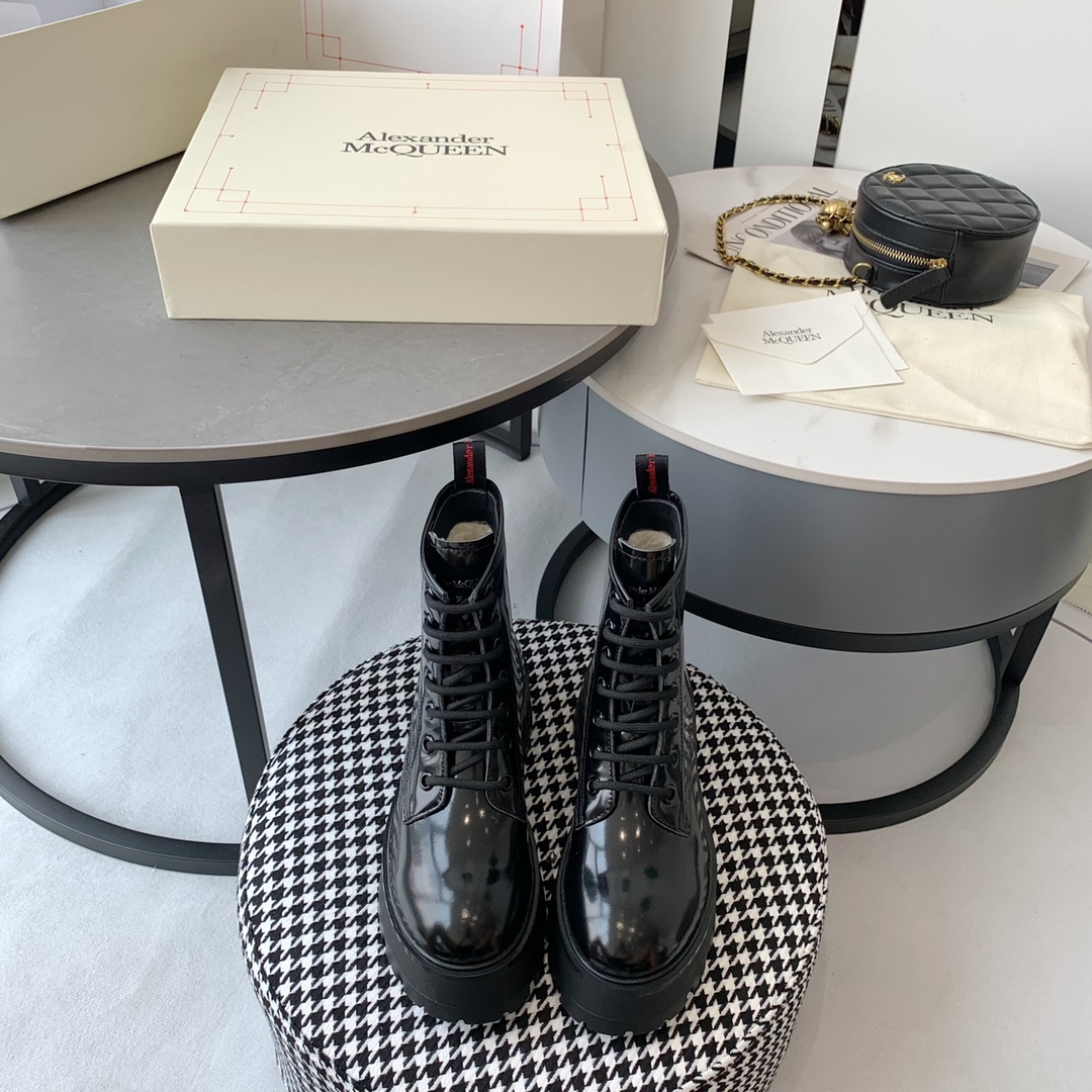 Alexander MCQueen shoes fluff inside high-top with shoelace 001