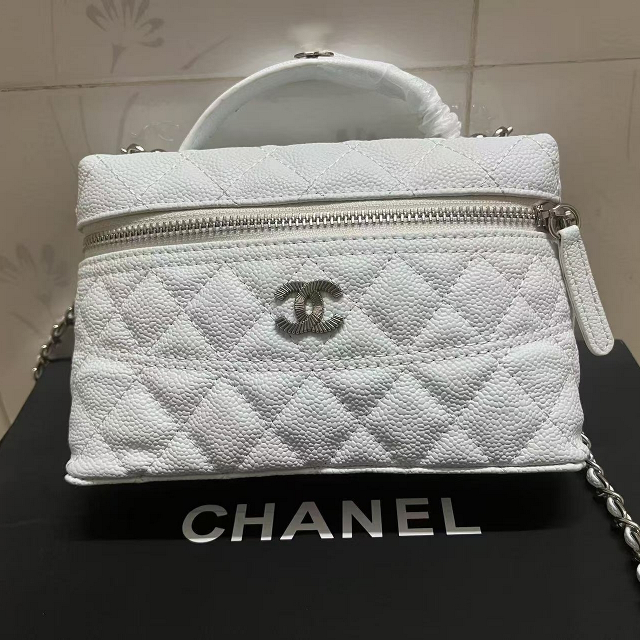 Chanel  AP4407 Chain Clutch Bag 1017
