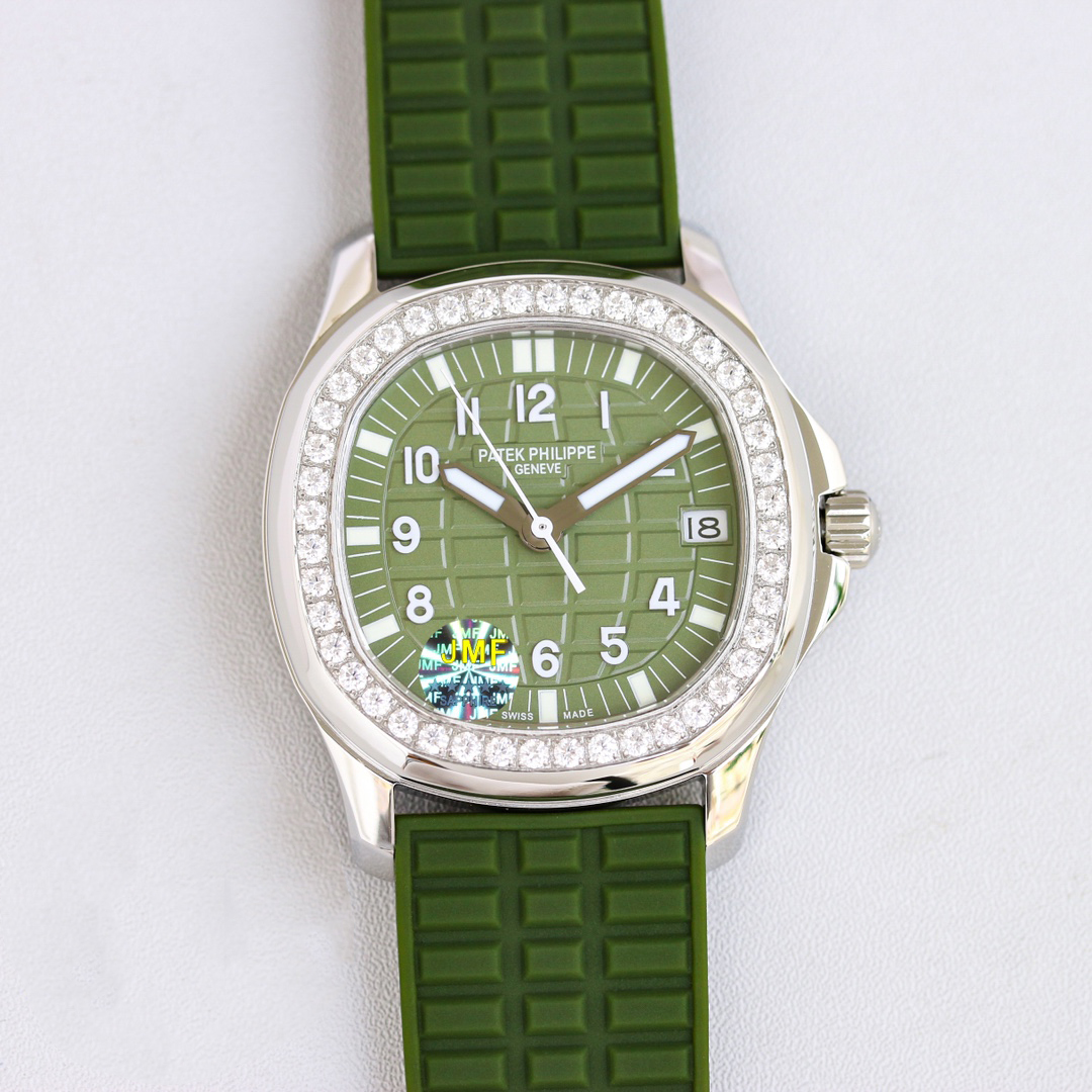 PATEK PHILIPPE AQUANAUT 5072 35.6mm