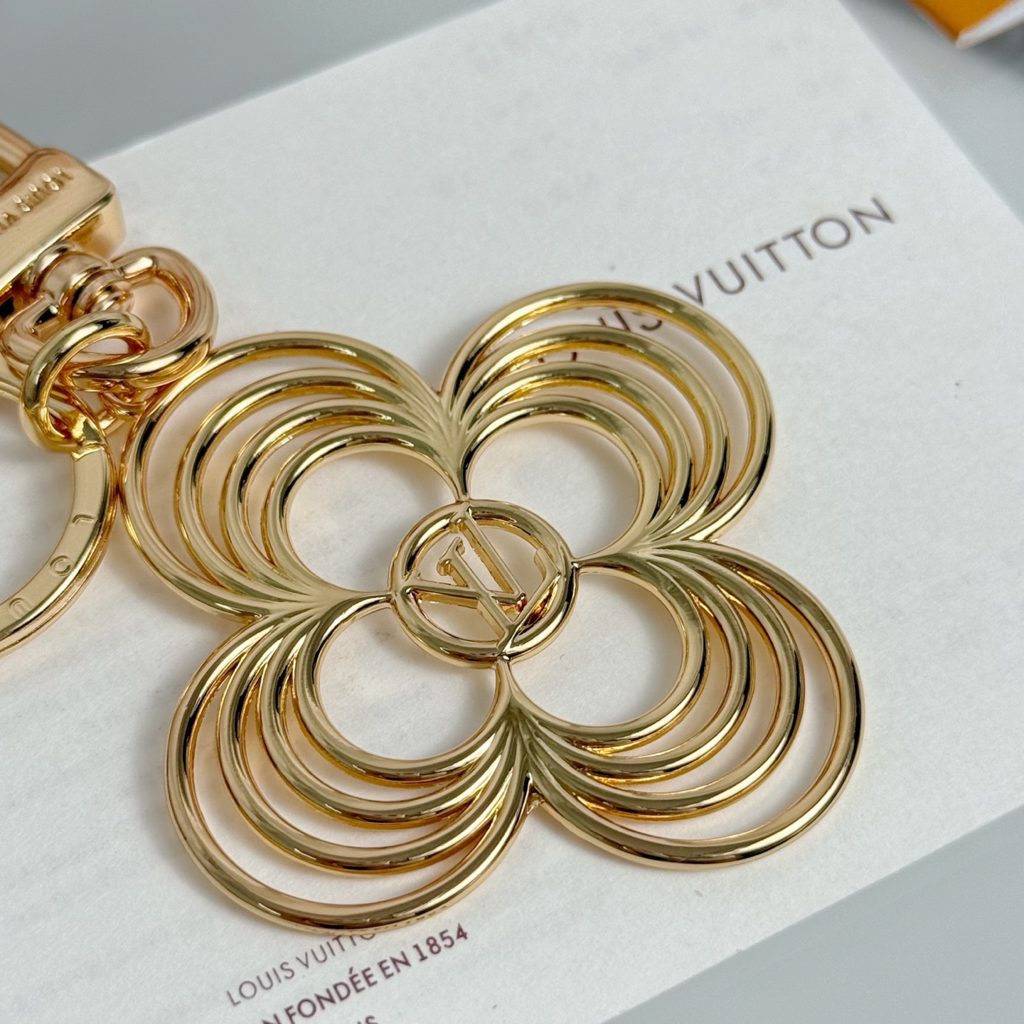 Louis Vuitton Key Chain Breeze Wire Floral Keychain Accessories