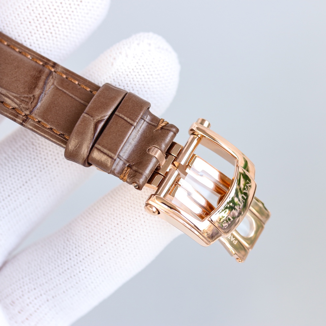 PATEK PHILIPPE NAUTILUS 7118 35.2mm