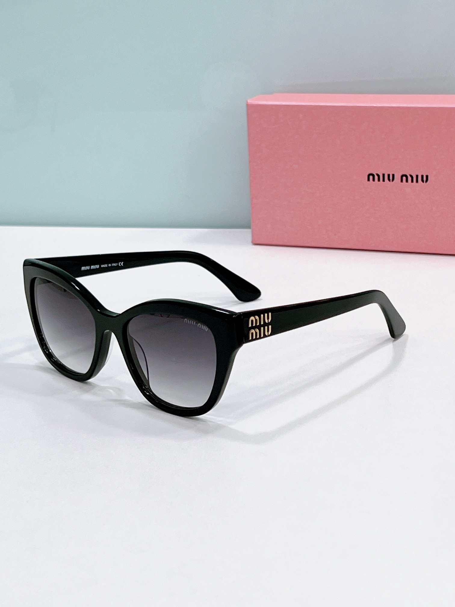 Miu Miu Sunglasses MU05XV SM011