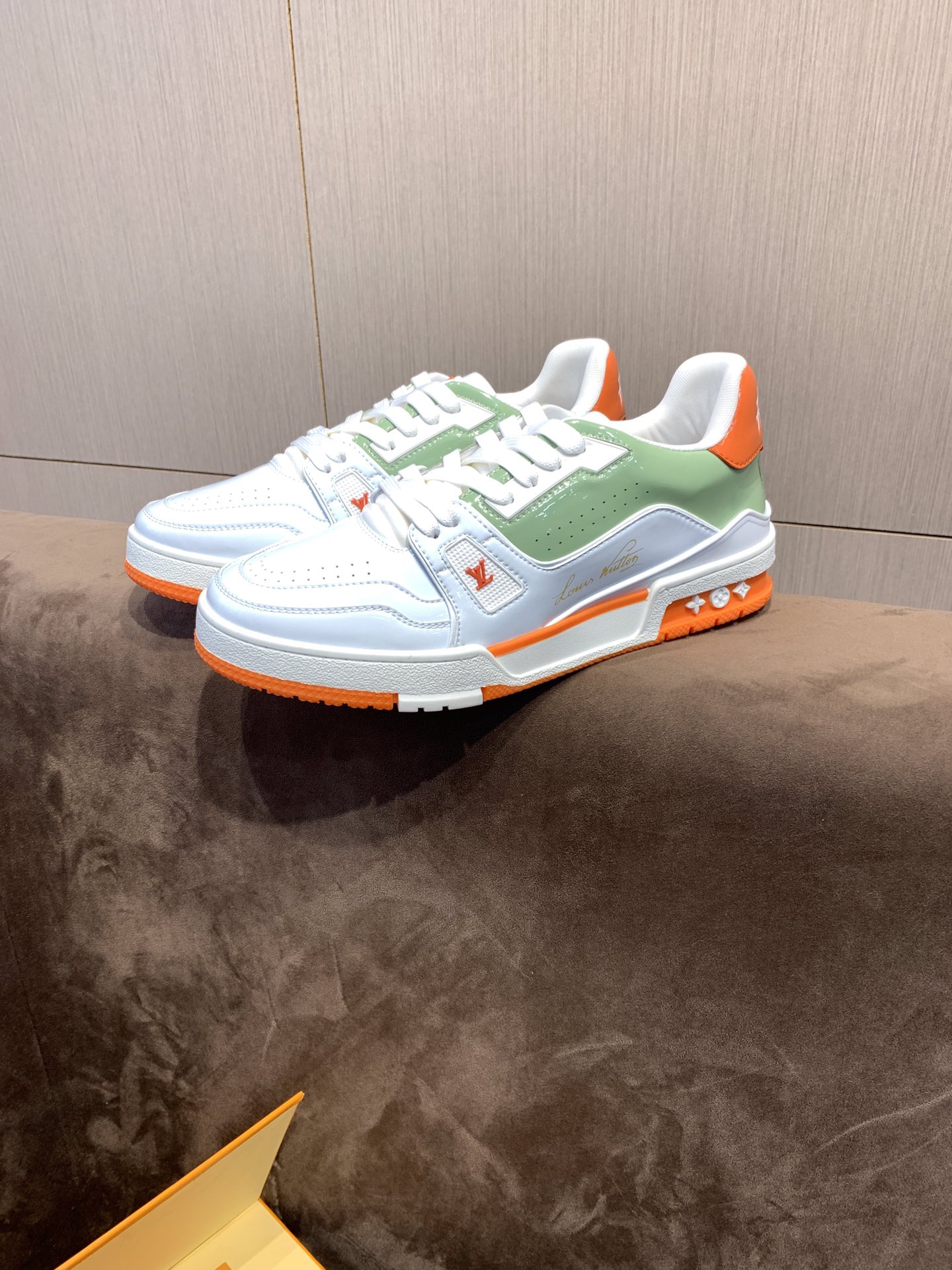 LV 026 Casual shoes XM024 01