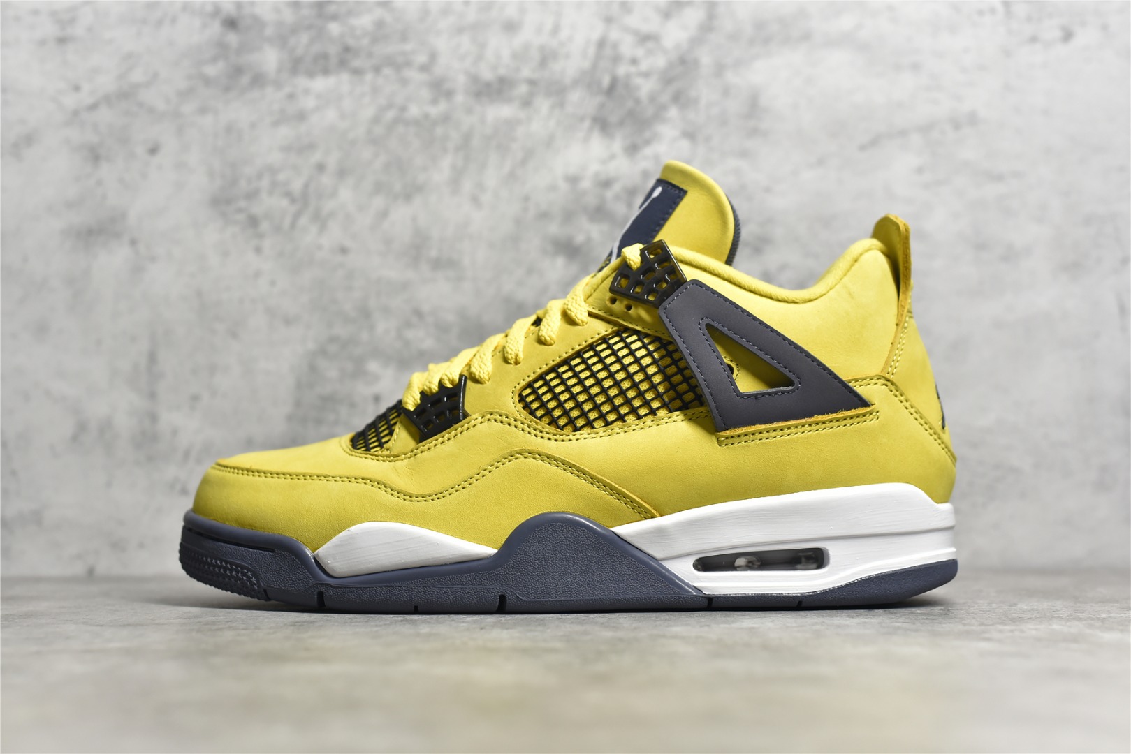 Air Jordan 4 Retro  Tour Yellow  CT8527-700