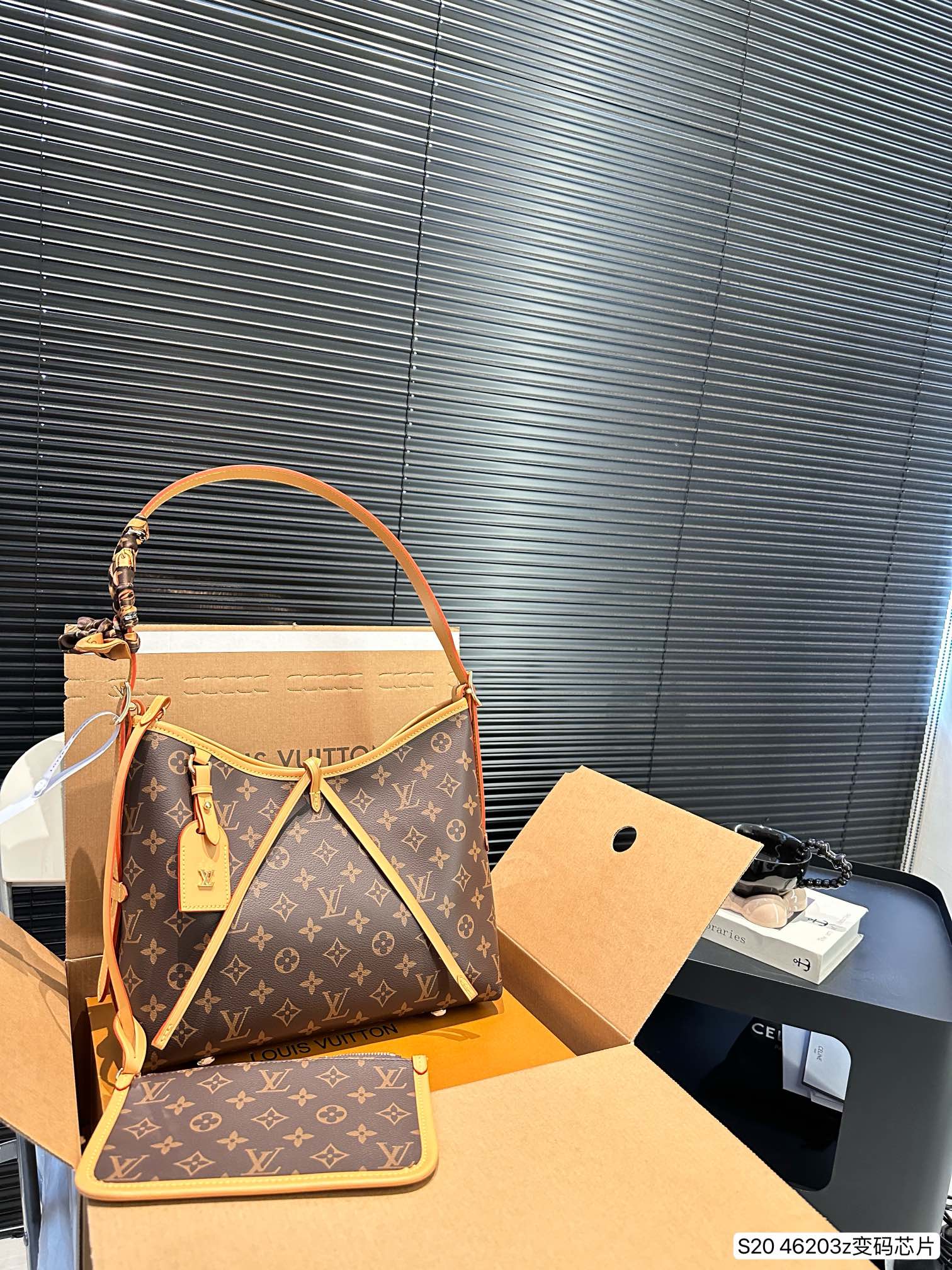 LV CarryAll Bag 46203 LLS561 30cm