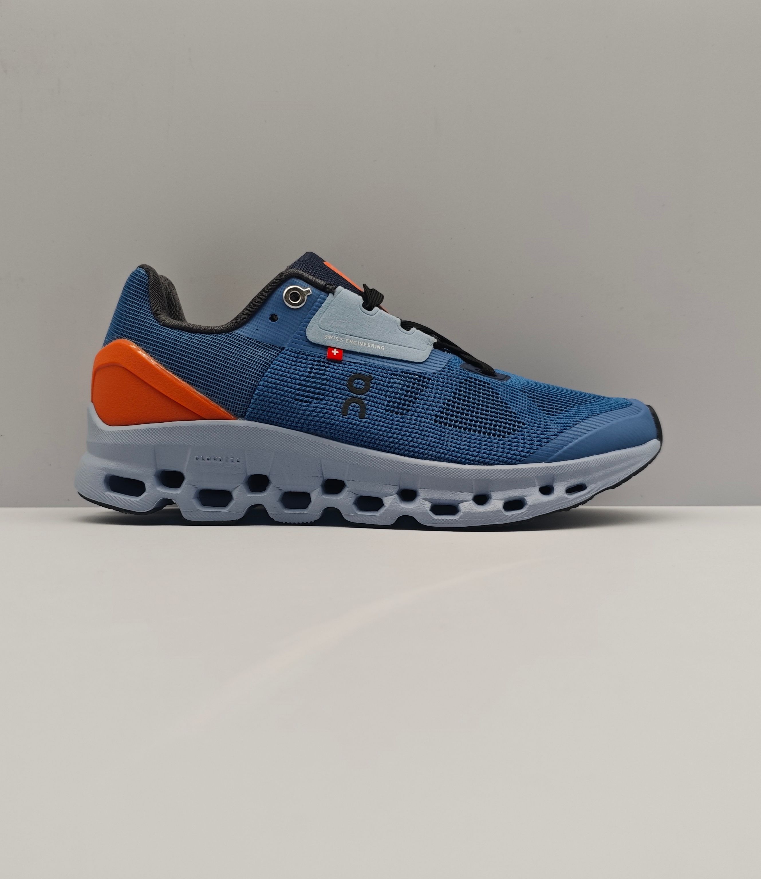 On Cloud Sneakers Sports shoes ON Cloudstratus 2