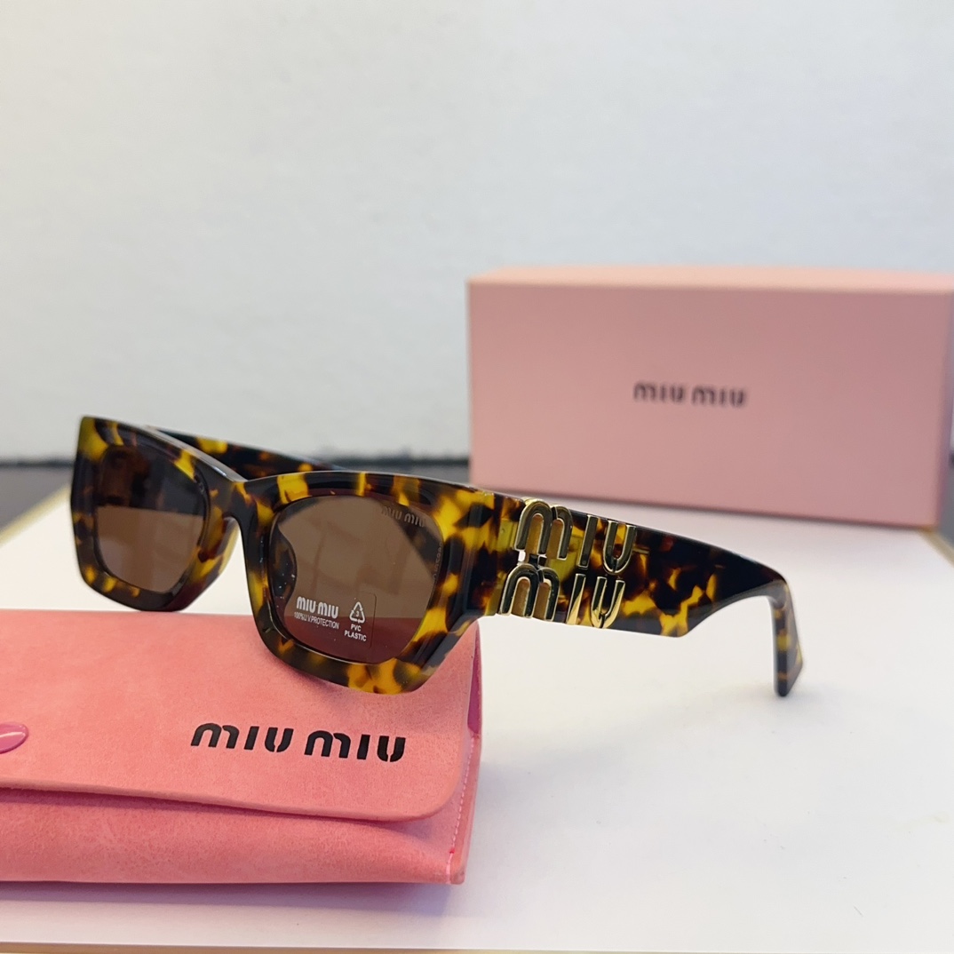 Miu Miu Sunglasses SMU 09WS SM061