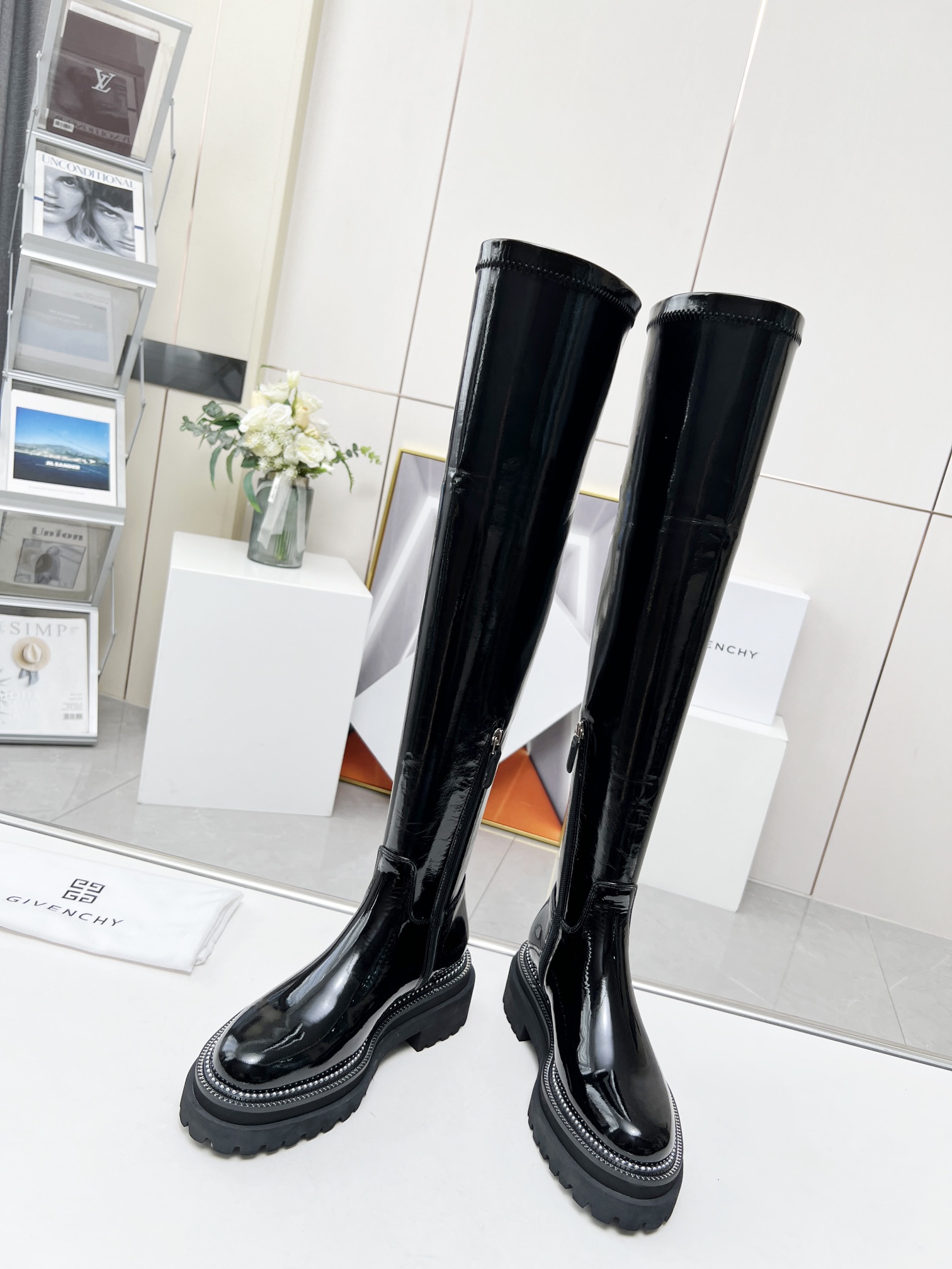 Givenchy 004 boots XM063