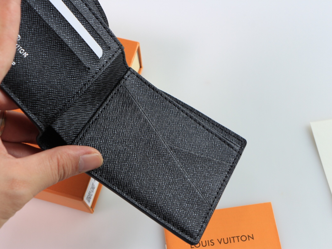 LV Wallet M67542 LM05