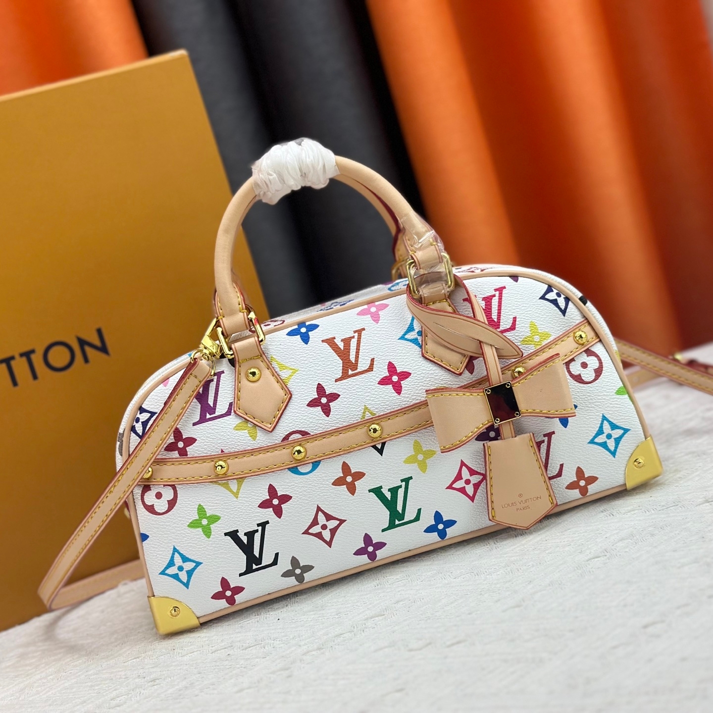 Louis Vuitton Handbag East West M13084