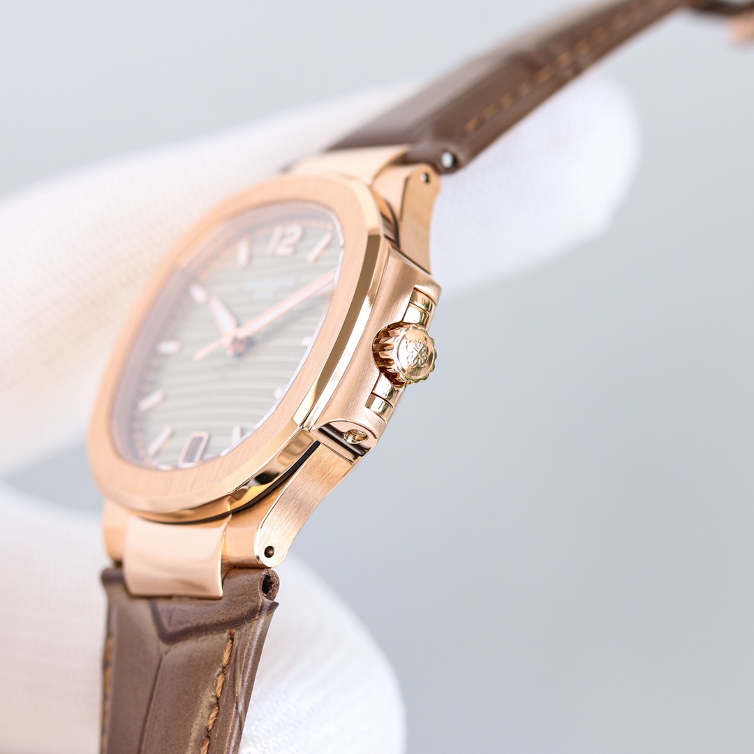 PATEK PHILIPPE NAUTILUS 7118 35.2mm
