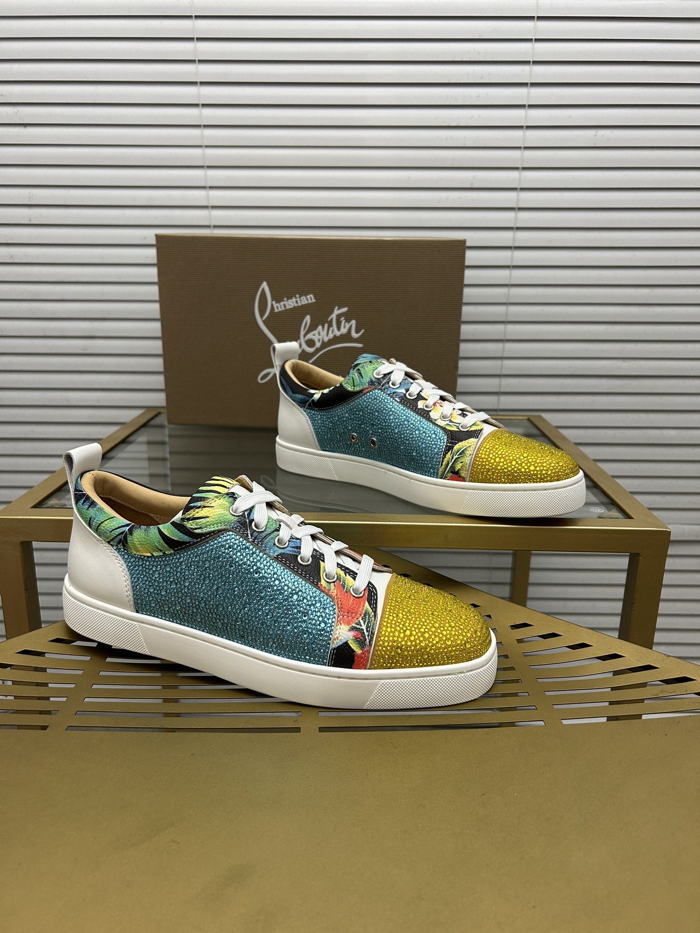 Christian Louboutin 020 Casual shoes HL003