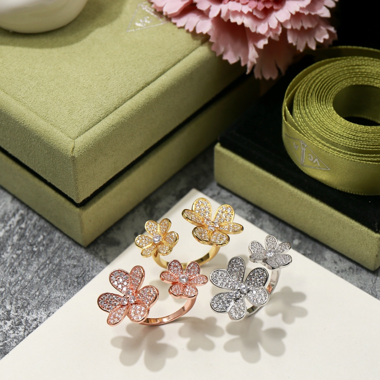 Van Cleef & Arpels Jewelry Rings Double beaded ring bracelet