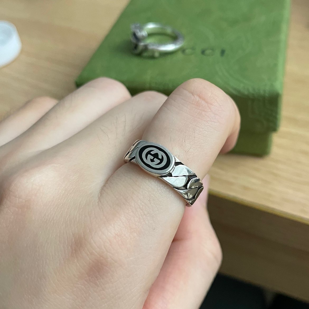 Gucci Jewelry Rings Double G Crack Design