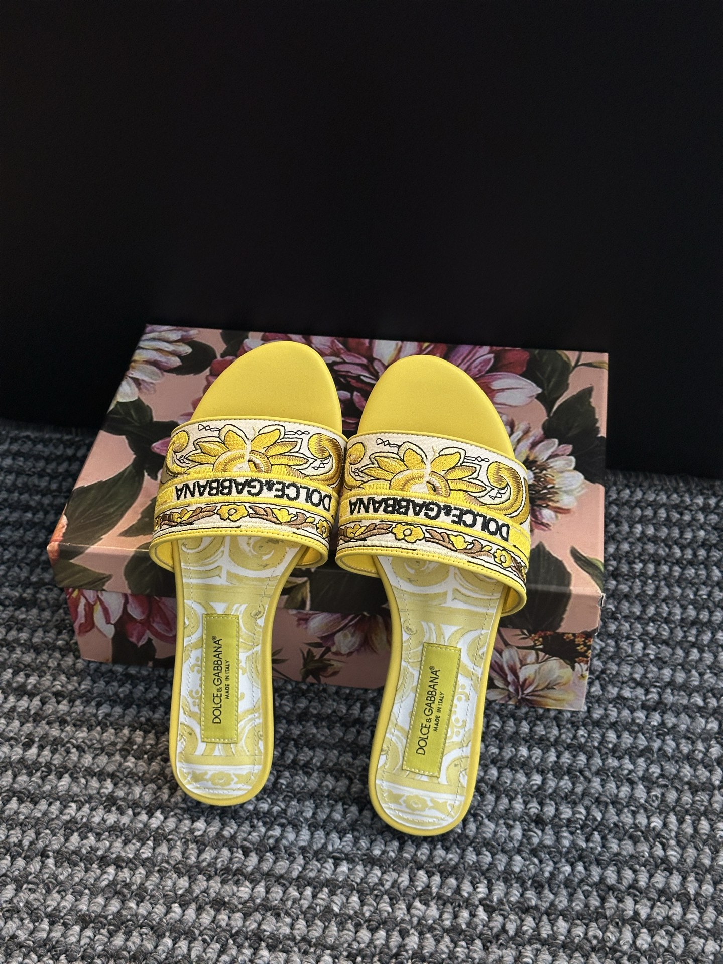 D&G Shoes Slippers