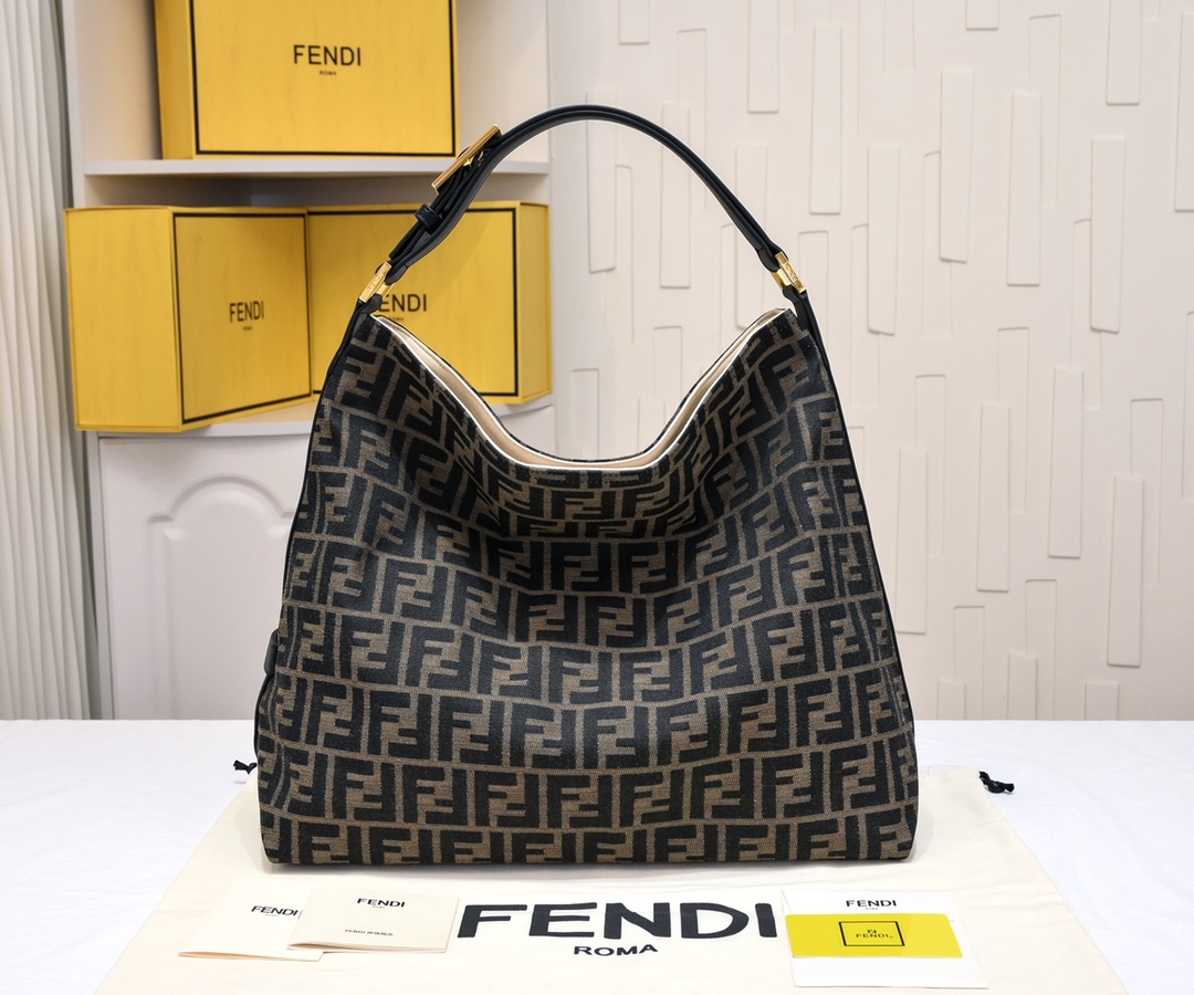 Fendi Vintage Shoulder Bag 1934 LM071 36cm